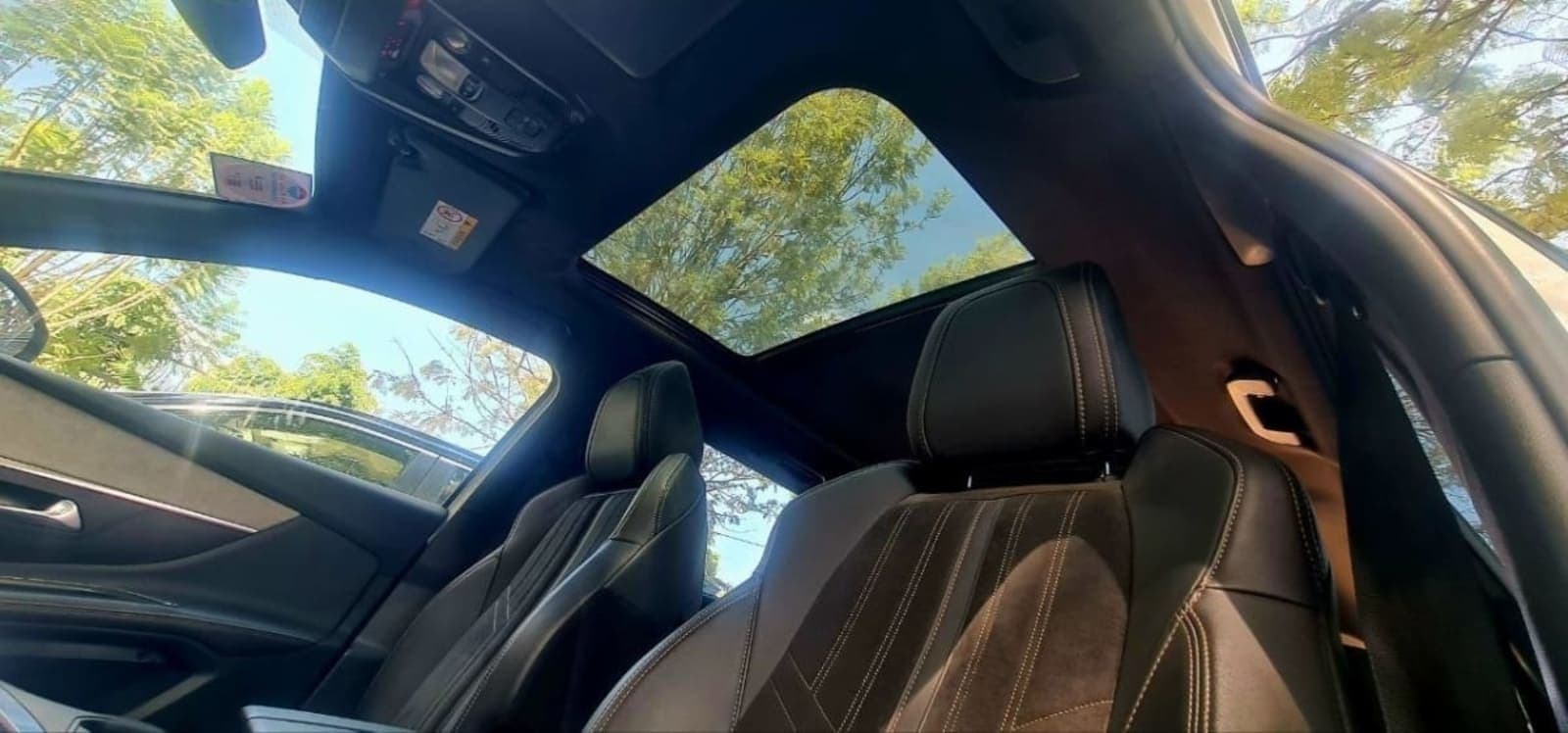 2021 PEUGEOT 5008 — photo 5