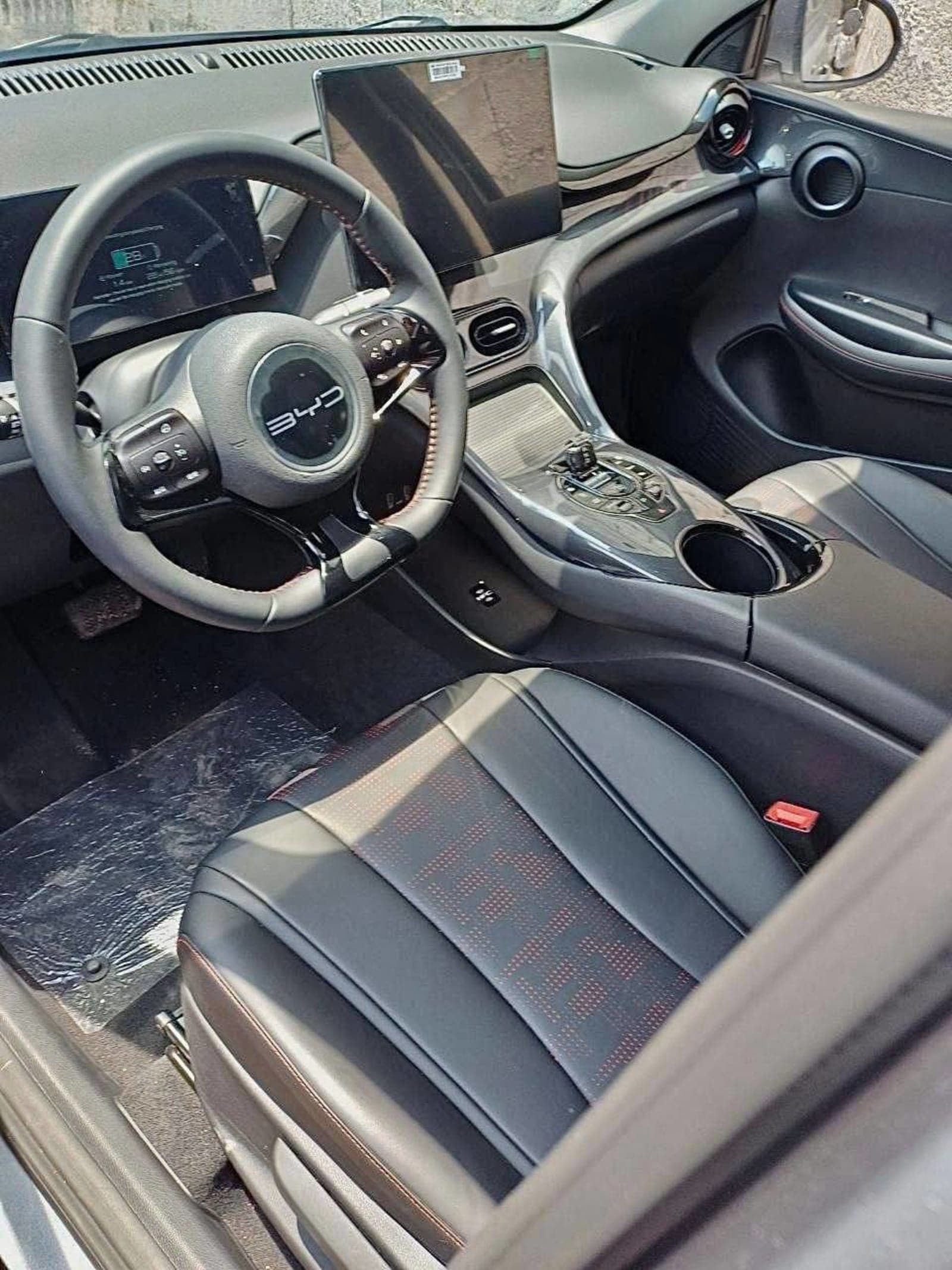2025 BYD e2 — photo 4
