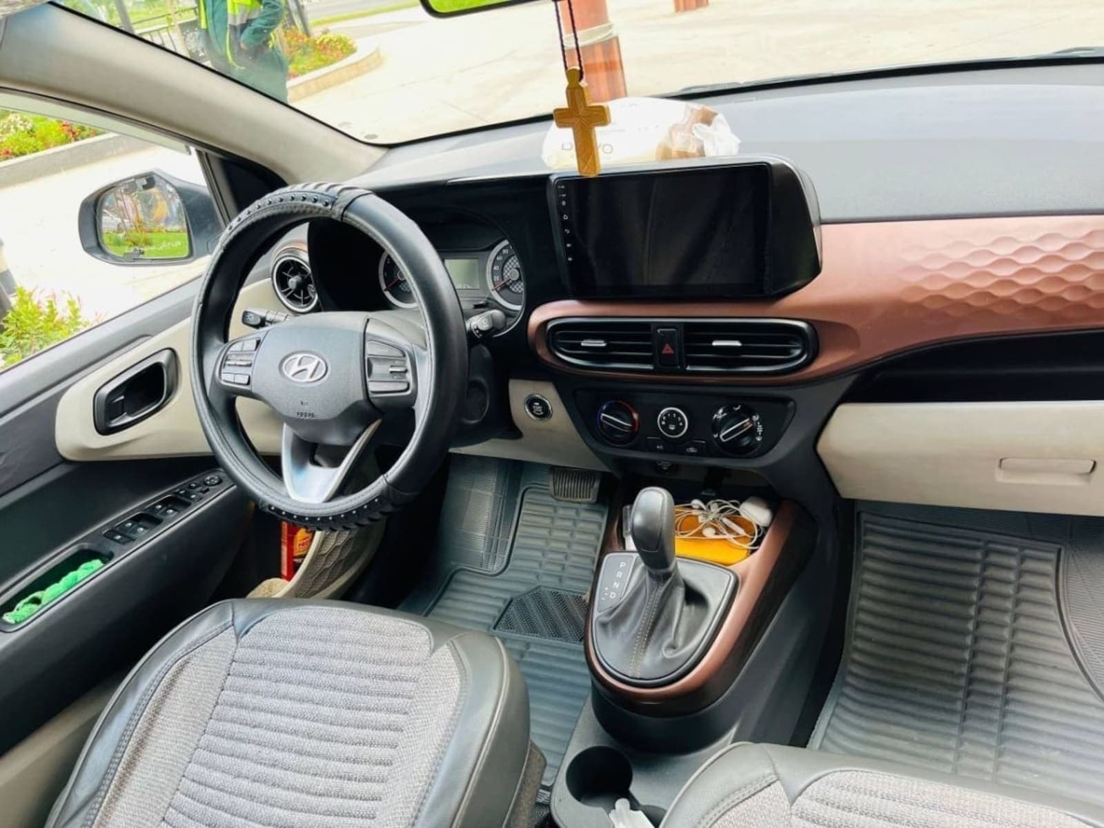 2022 Hyundai Grand i10 — photo 8
