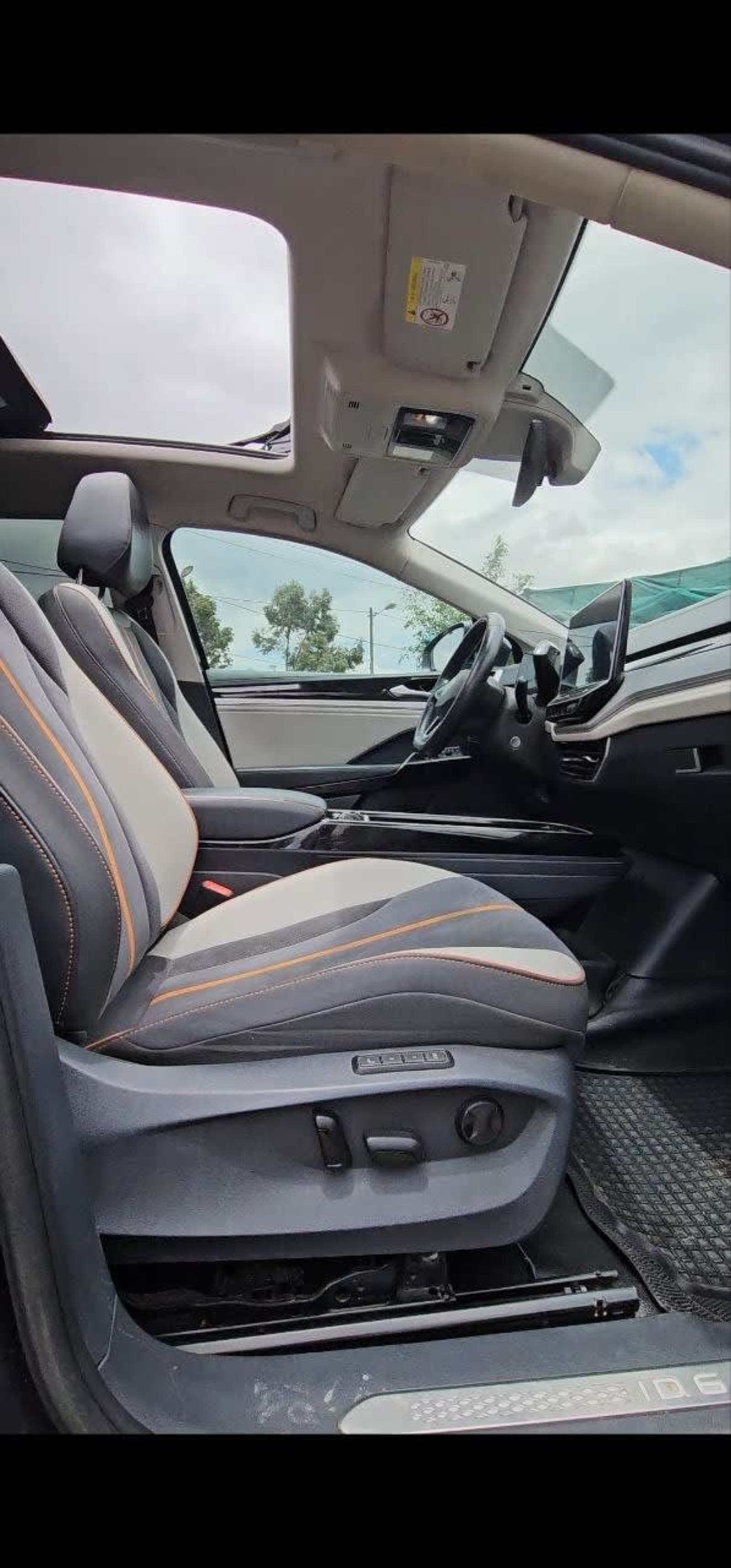 2022 Volkswagen ID.6 Crozz Pro — photo 2