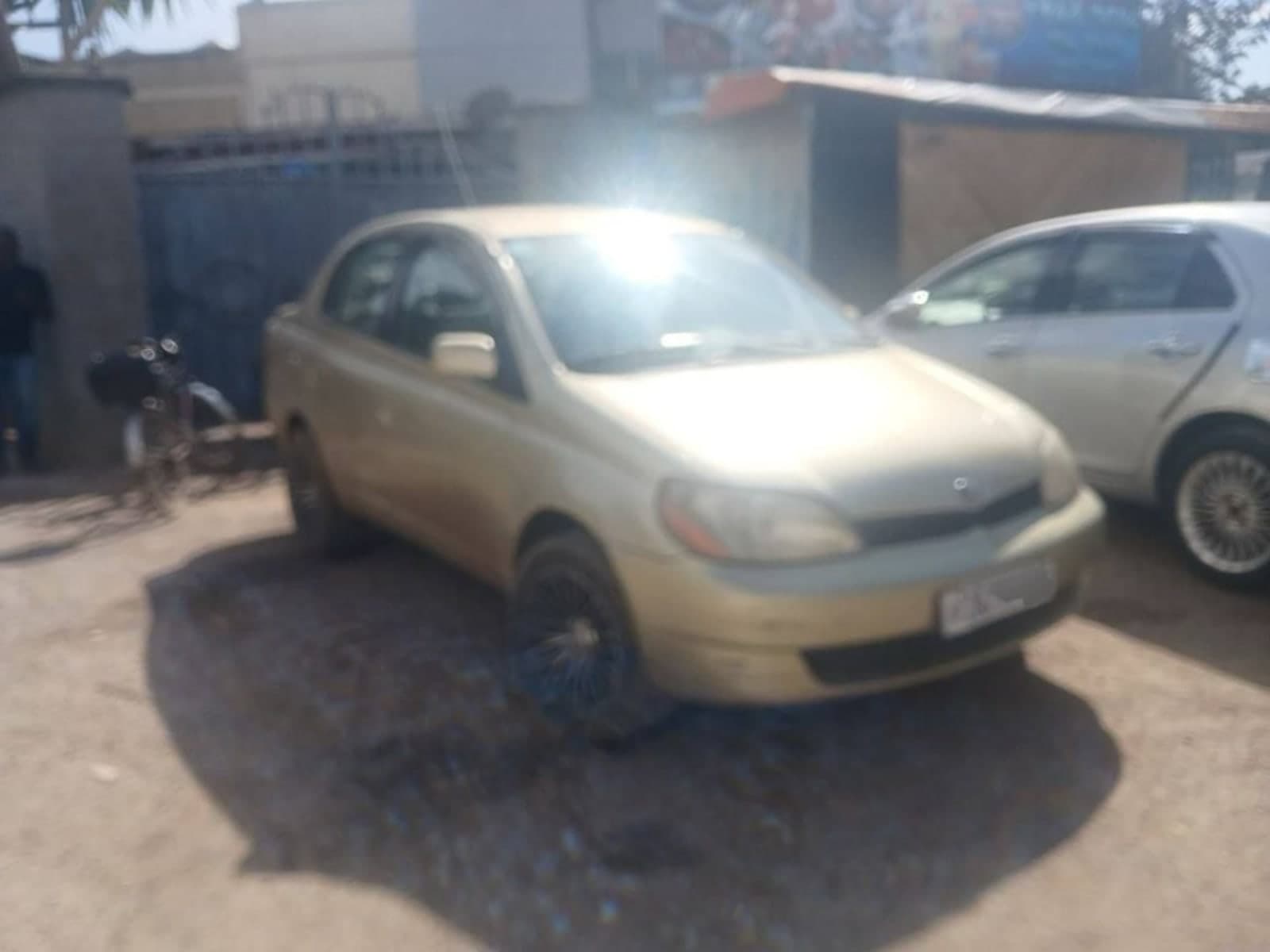 2001 Toyota Platz — photo 4