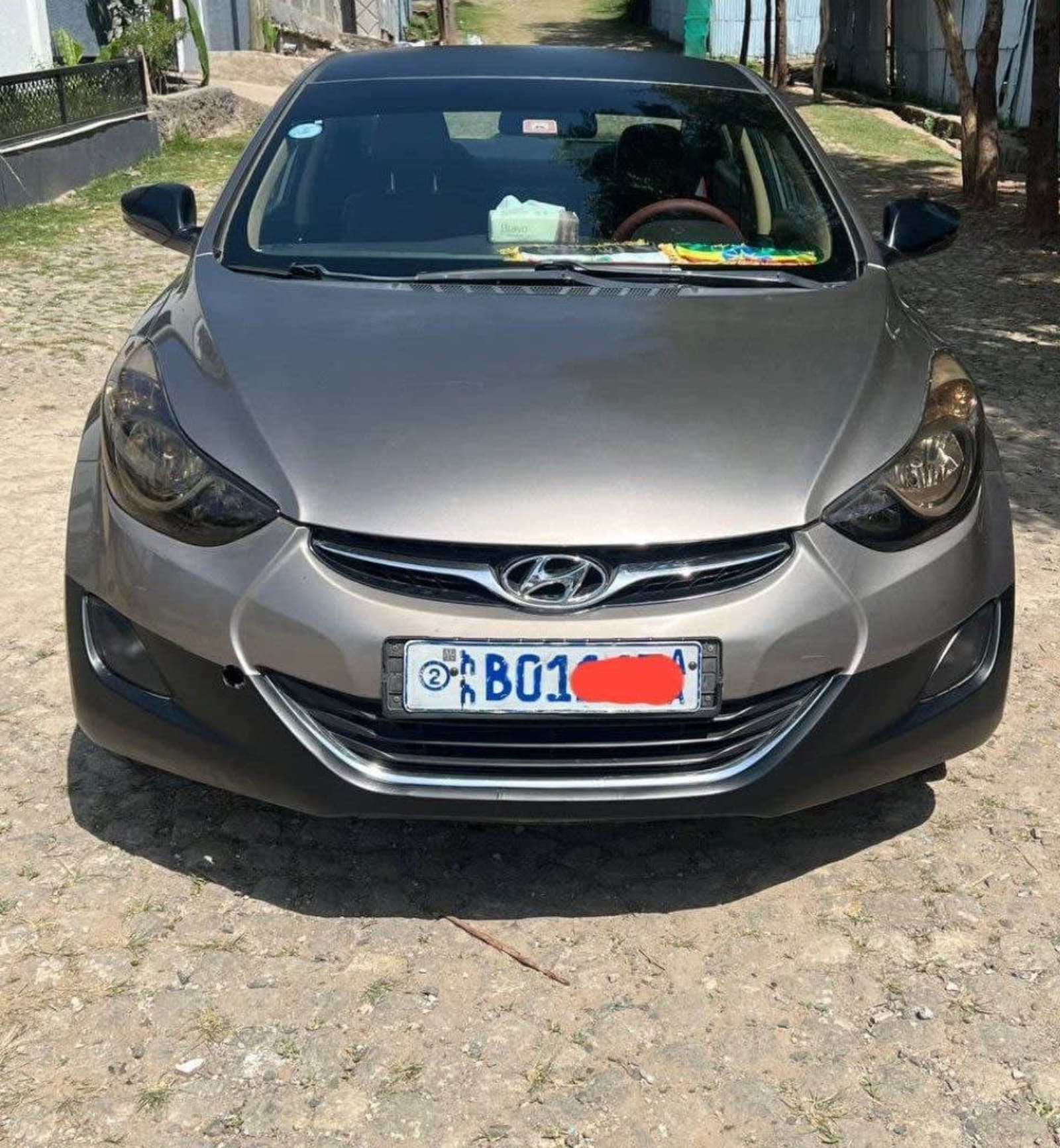 2012 Hyundai Elentra — photo 8