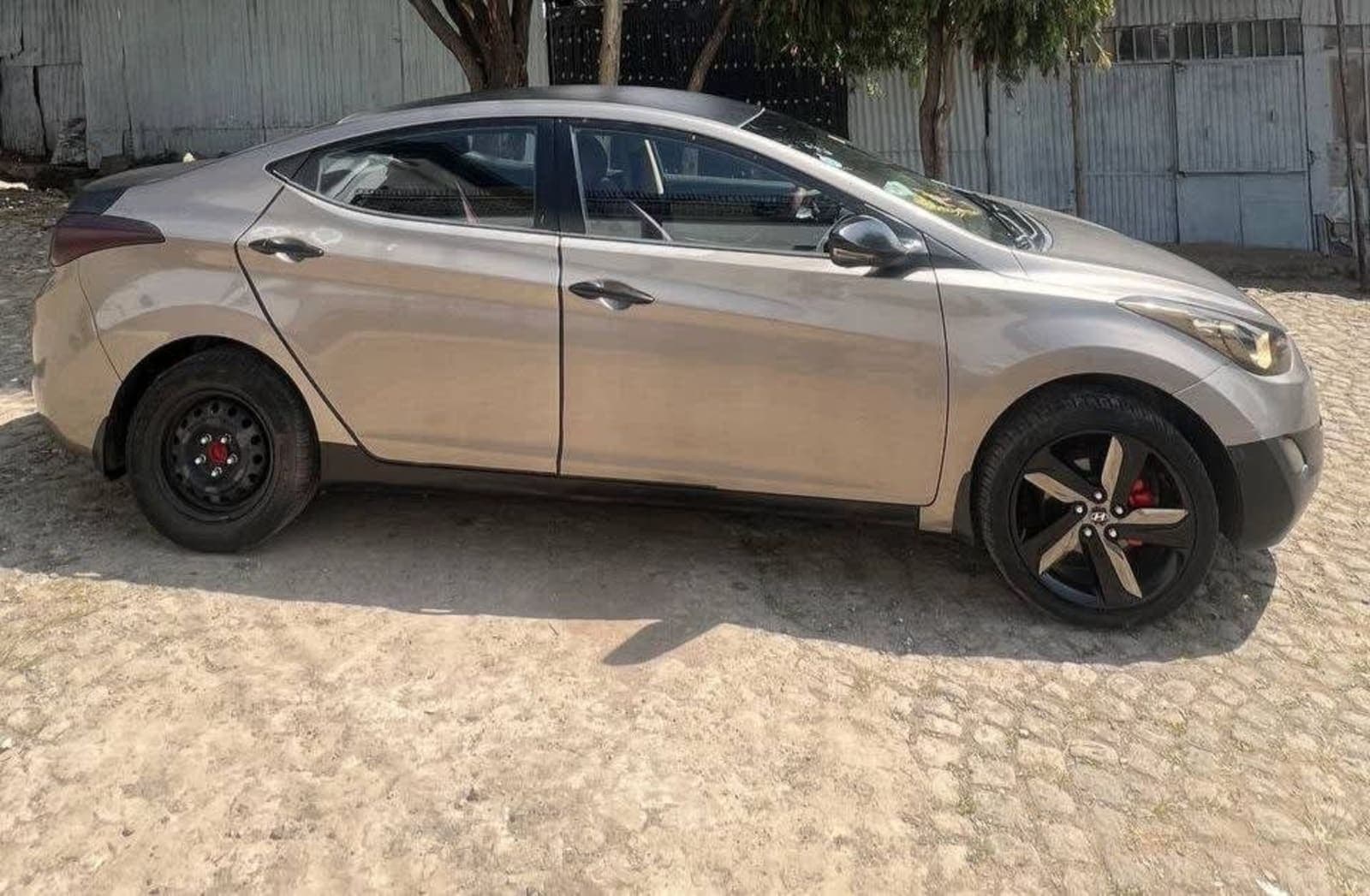 2012 Hyundai Elantra — photo 3