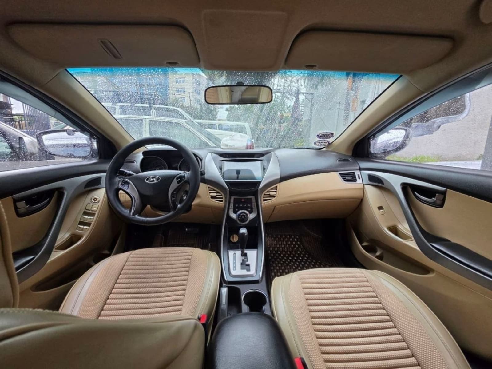 2013 Hyundai Elantra — photo 2