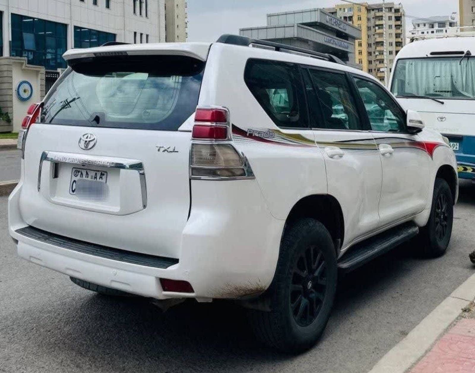 2012 Toyota Land Cruiser Prado — photo 4