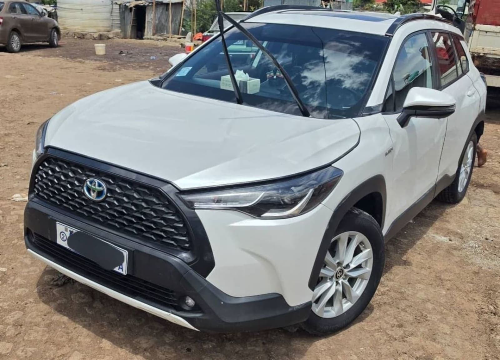 2023 Toyota Corolla Cross Hybrid — photo 4