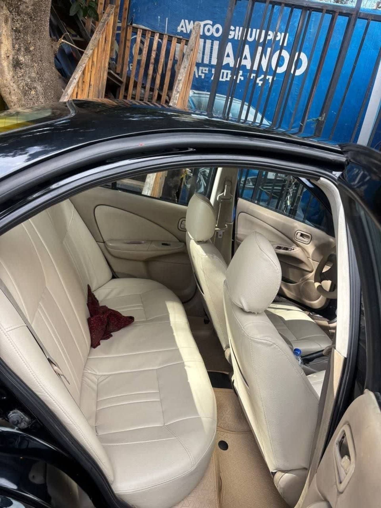 2010 Nissan Sunny — photo 3