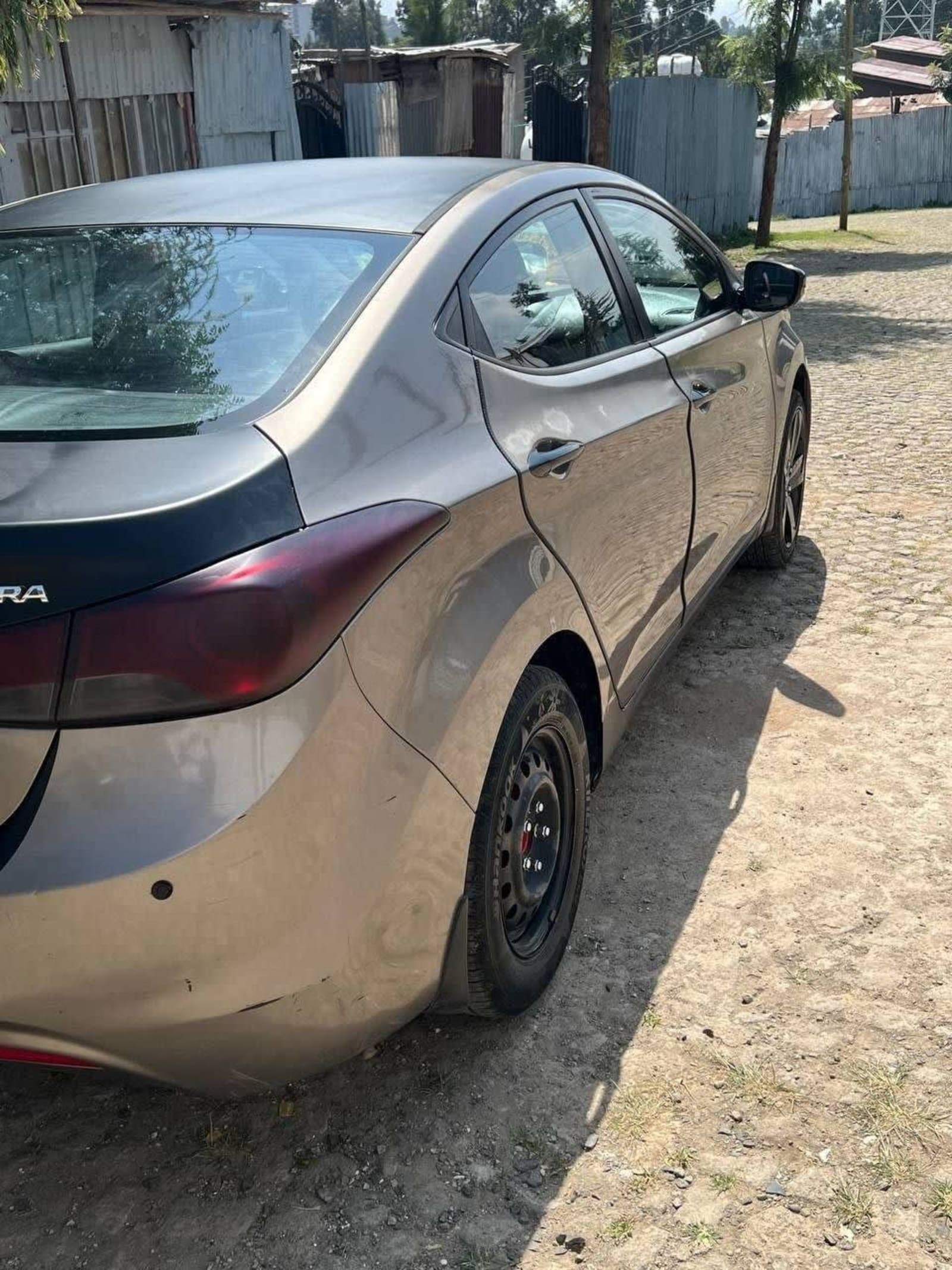 2012 Hyundai Elentra — photo 3
