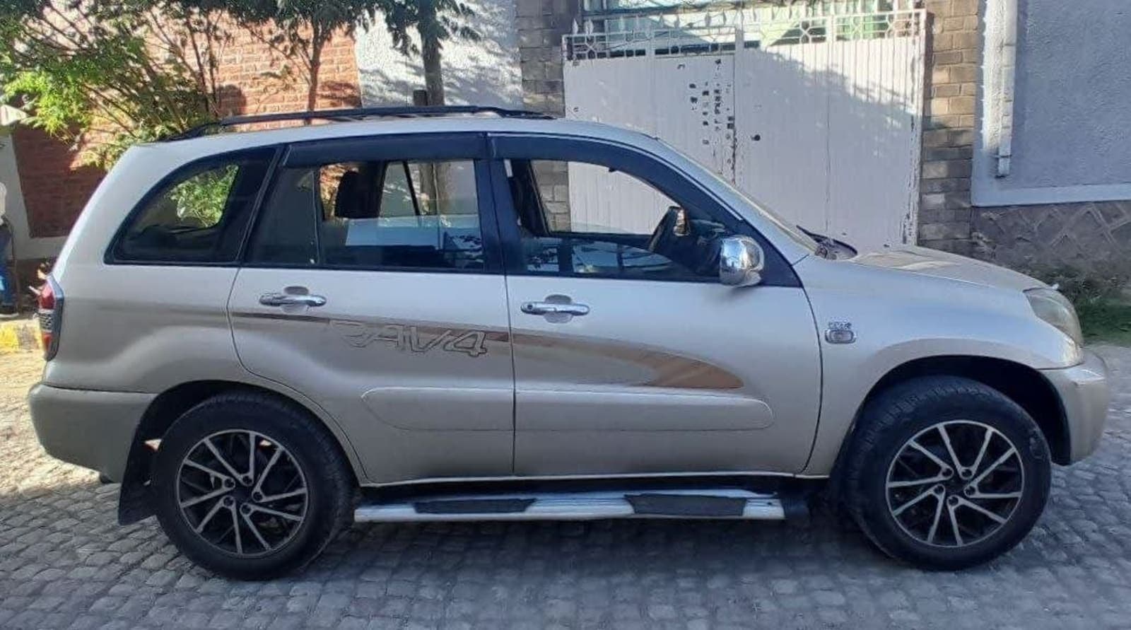 2005 Toyota RAV4 — photo 6