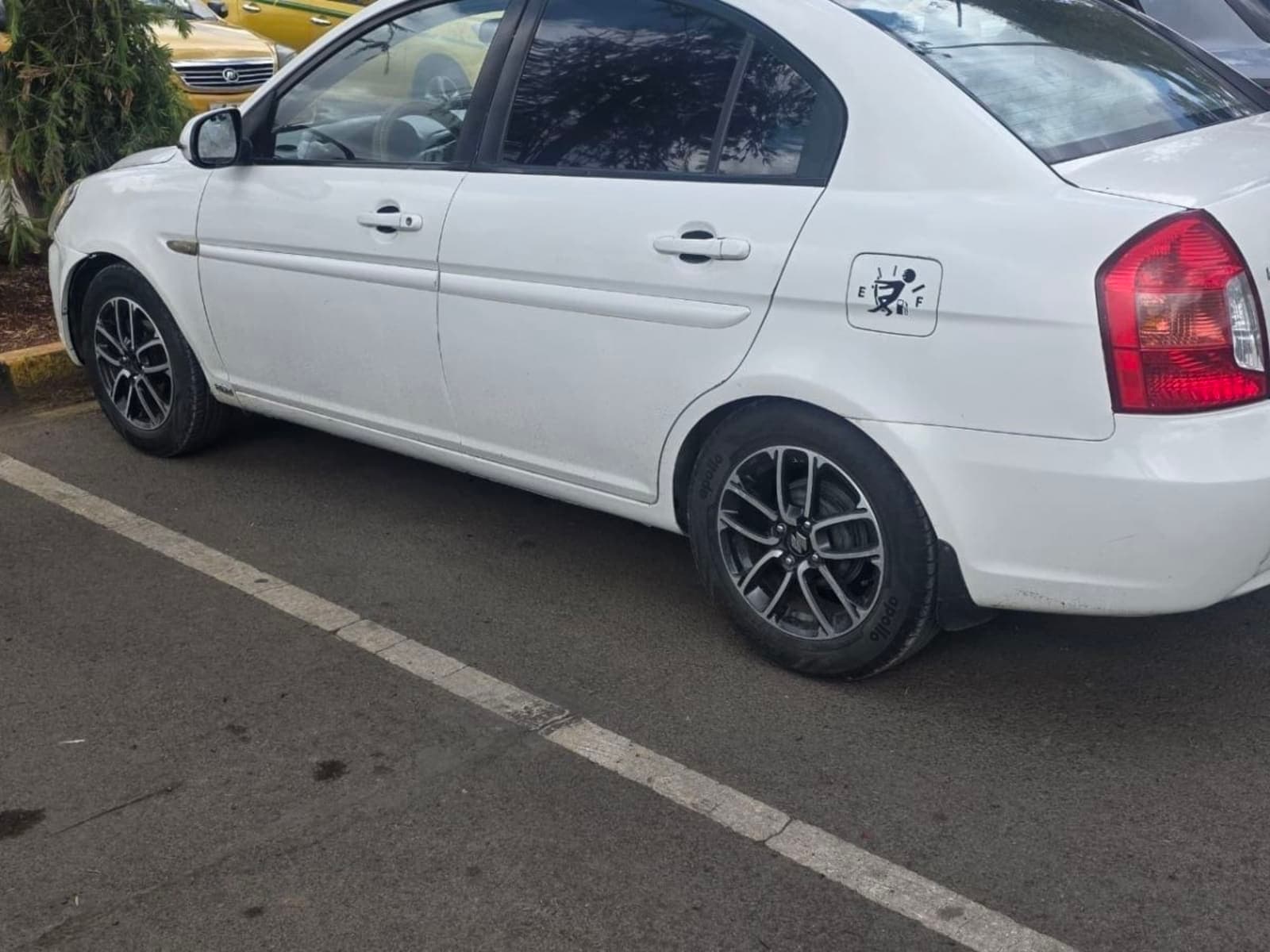 2010 Hyundai Accent — photo 3