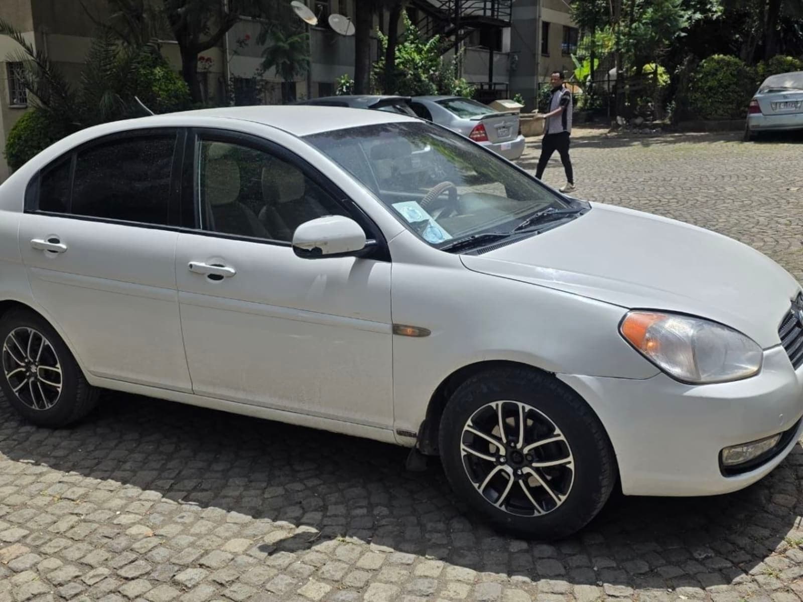 2010 Hyundai Accent — photo 4