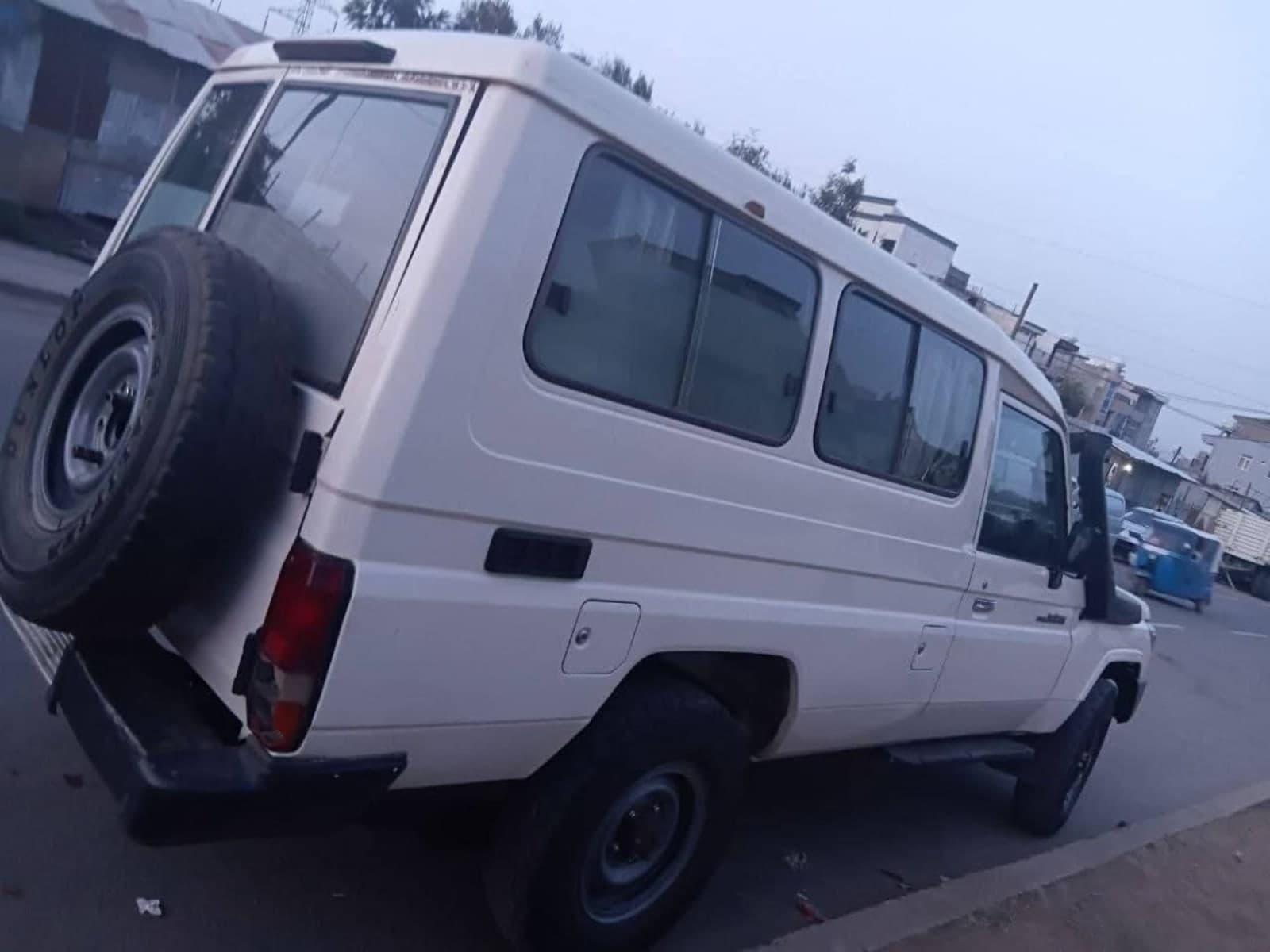 2017 Toyota Long Base — photo 2