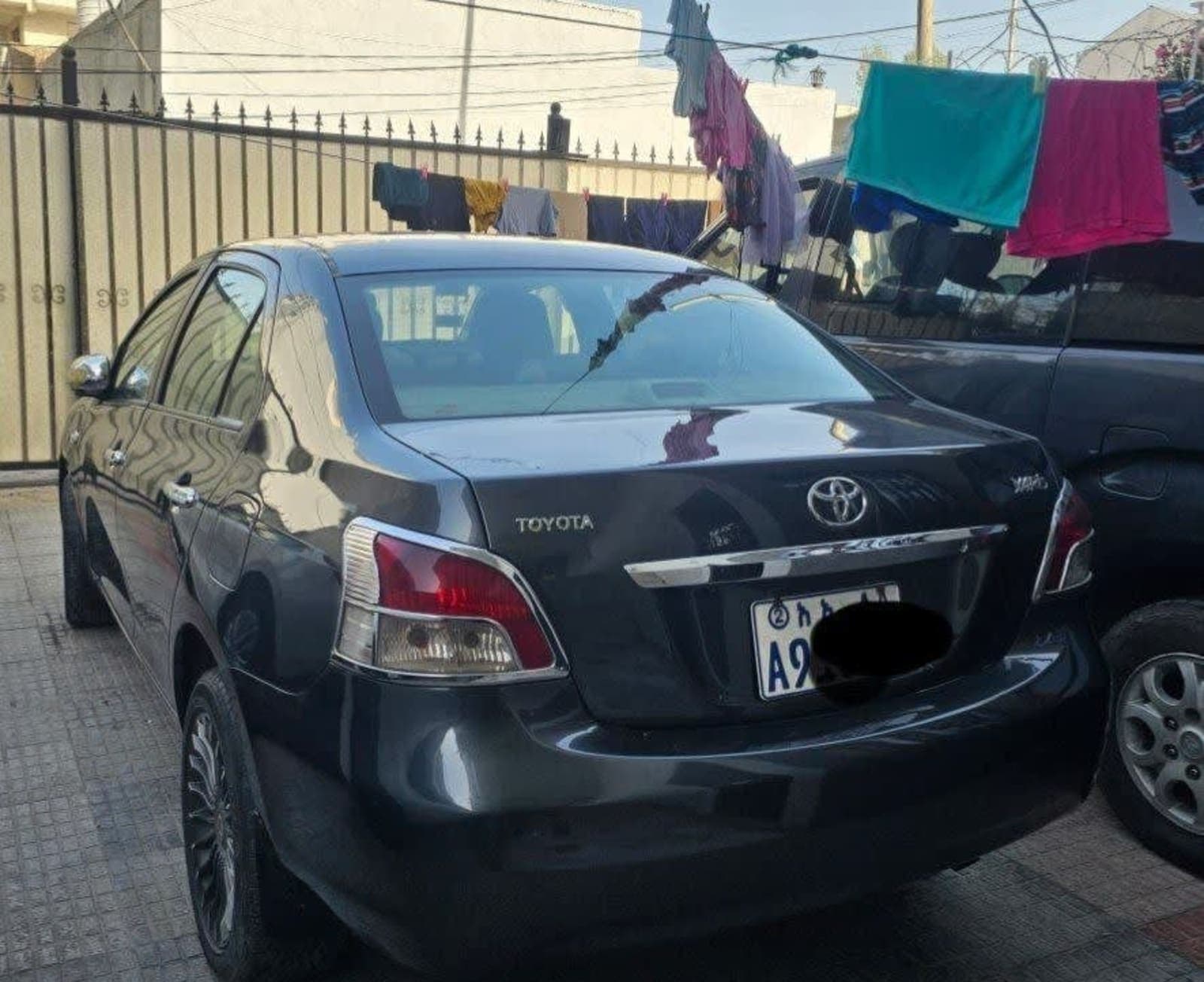 2008 Toyota Yaris Sedan — photo 3