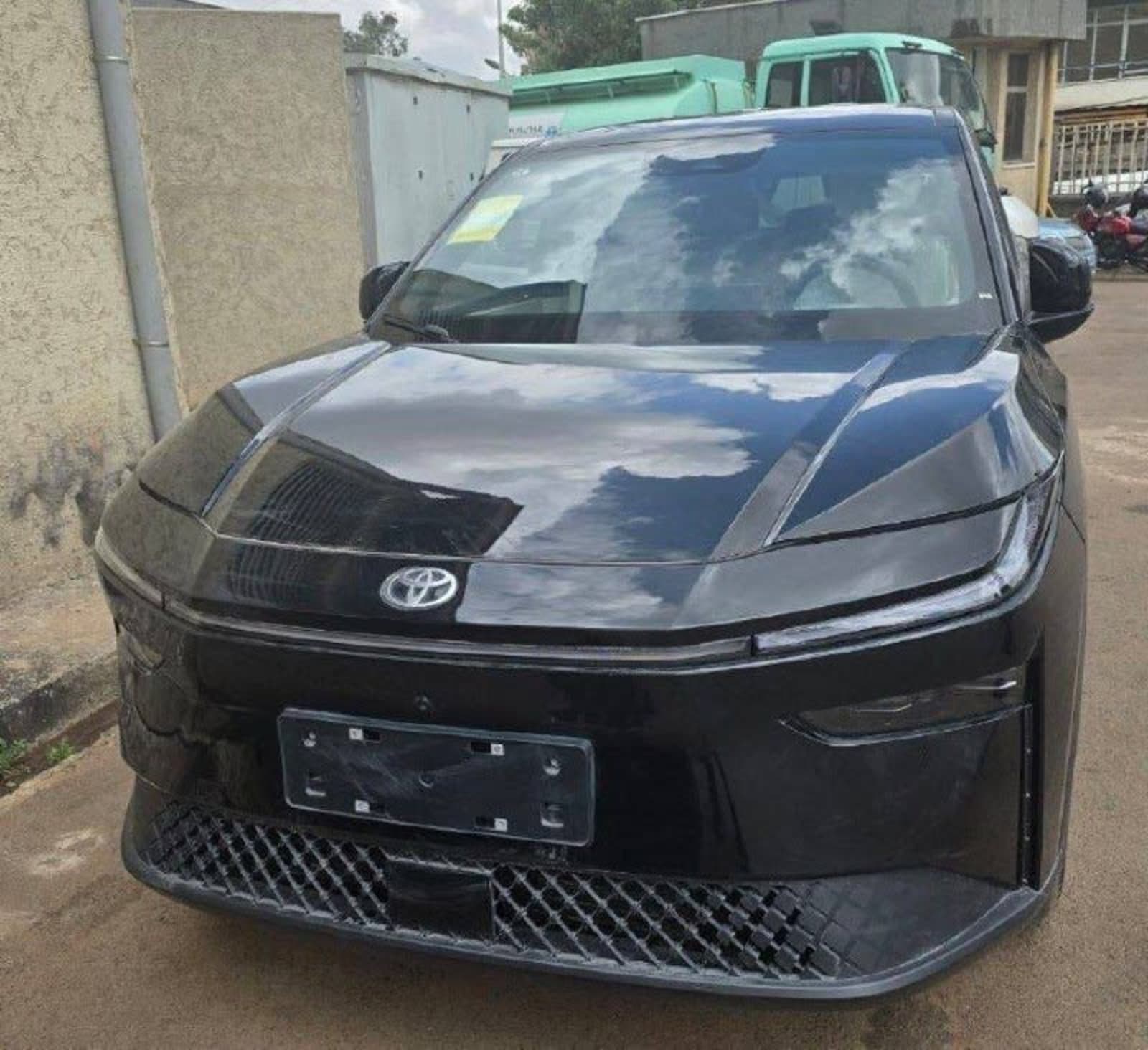 2025 Toyota BZ3X — photo 1