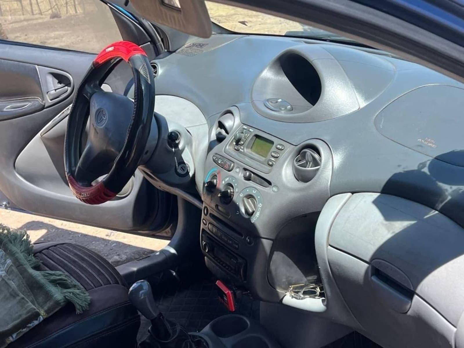 2000 Toyota Vitz Yaris — photo 1