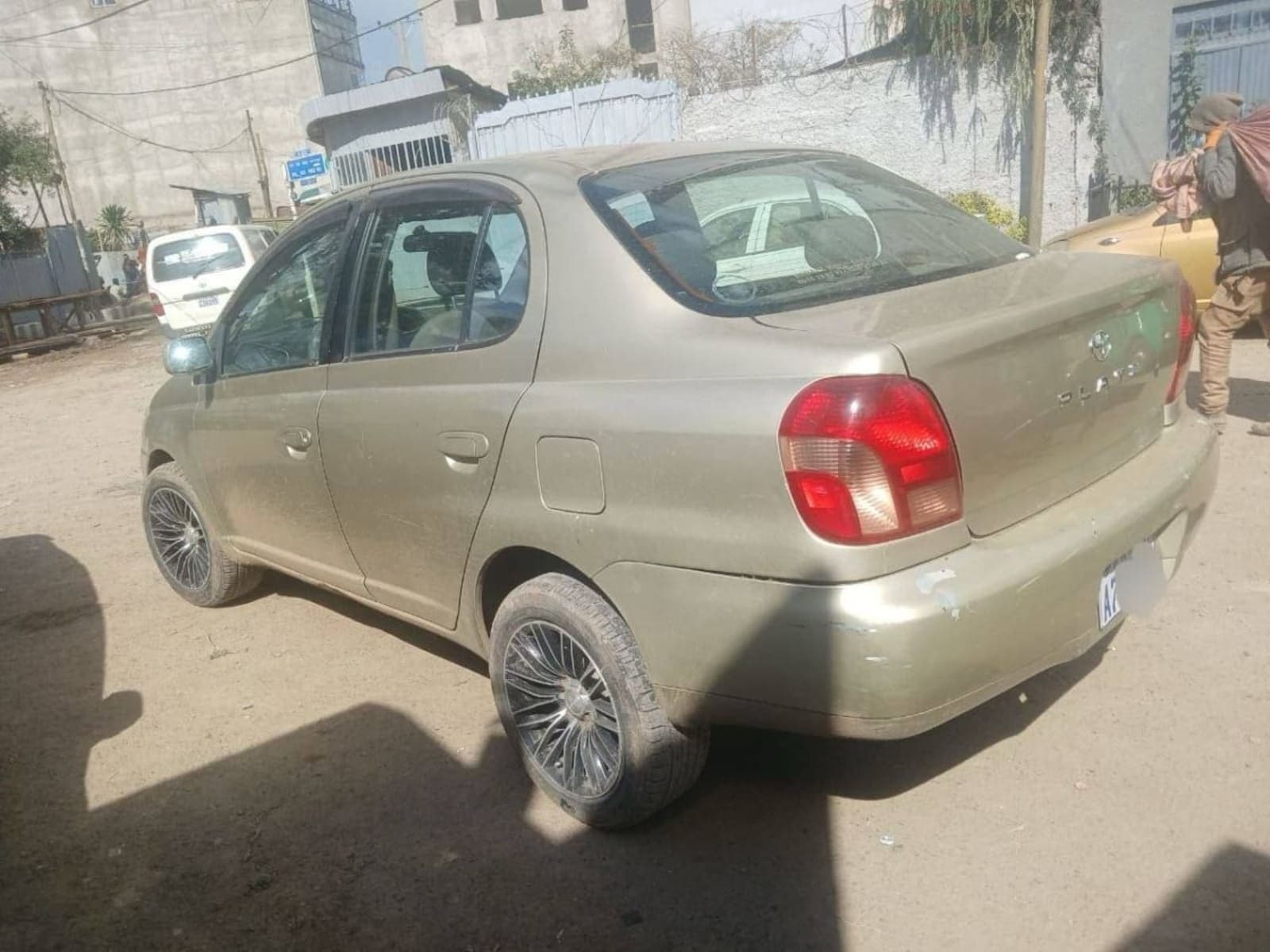 2001 Toyota Platz — photo 3
