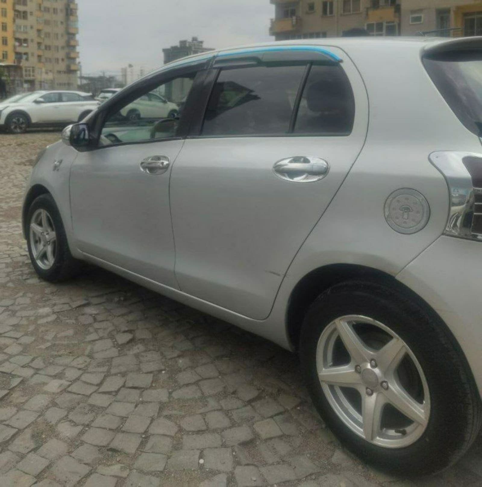 2005 Toyota Yaris Compact — photo 6