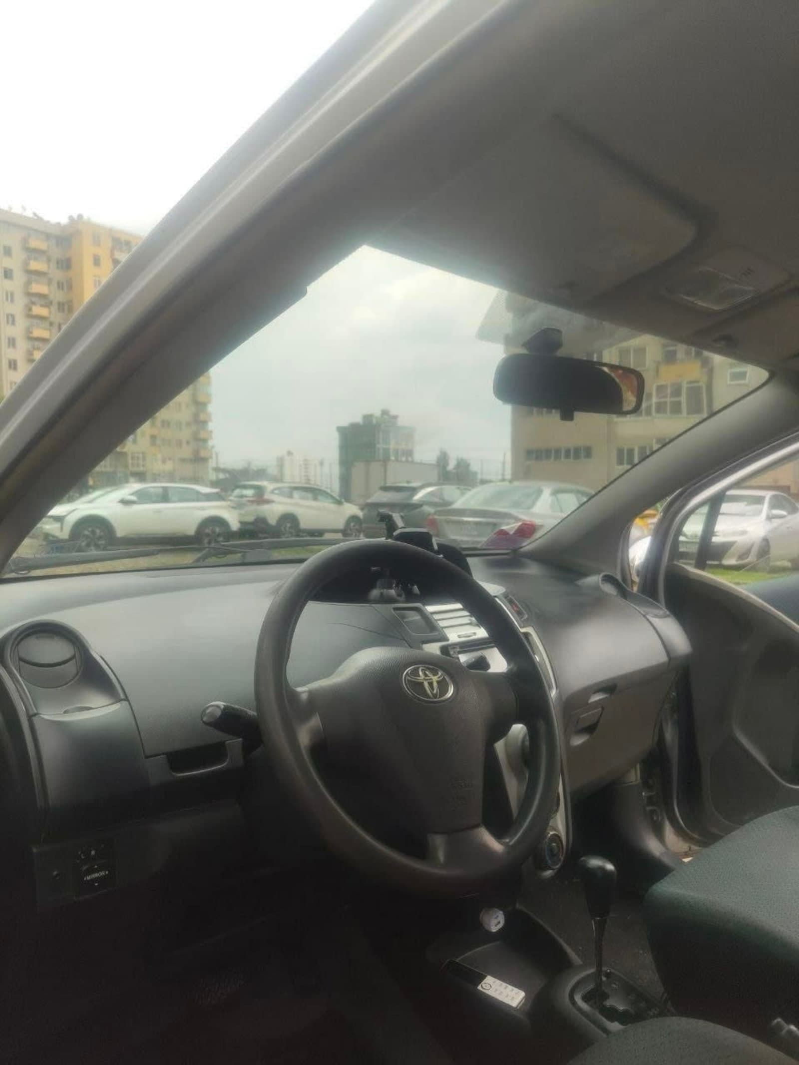 2005 Toyota Yaris Compact — photo 7