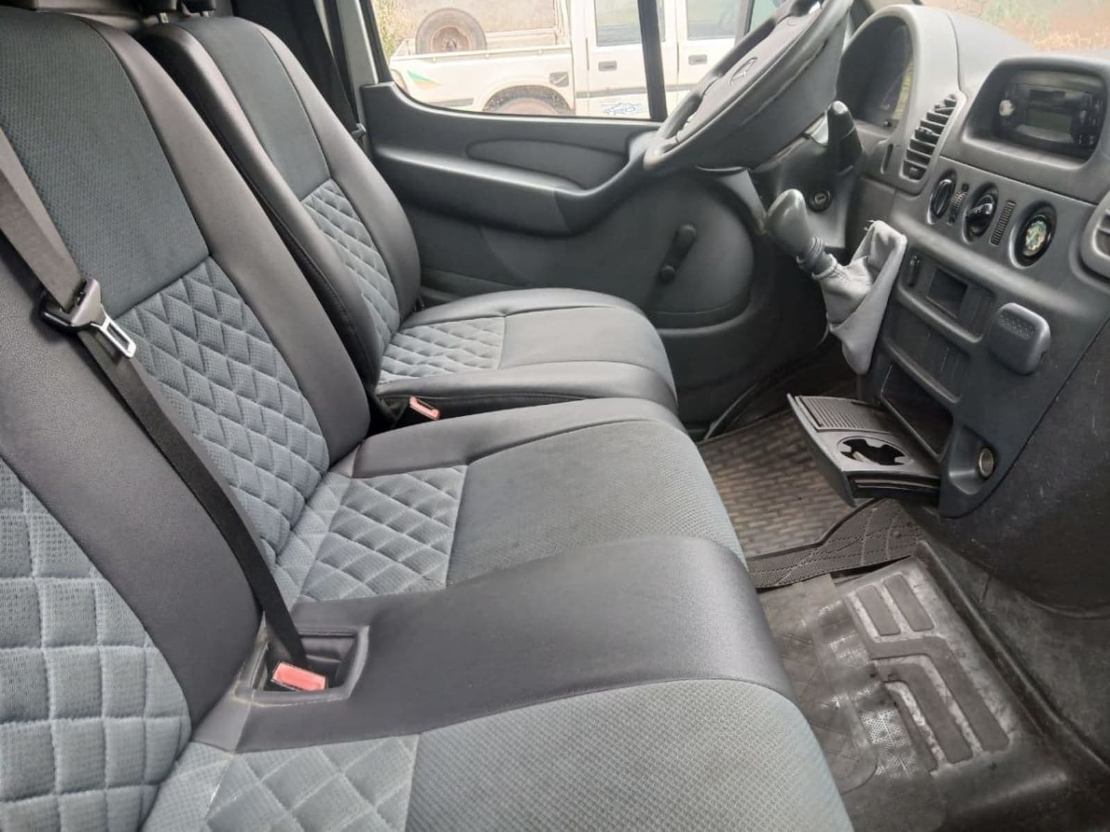 2008 Mercedes Sprinter — photo 3
