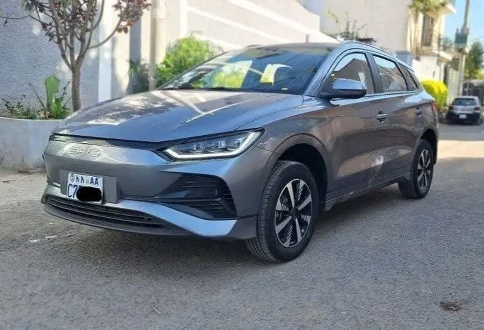 2025 BYD E2