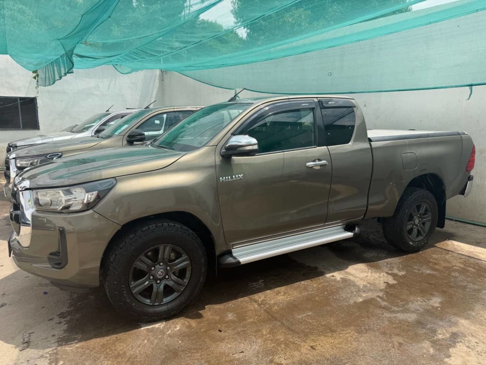 2021 Toyota Hilux Invincible — photo 5