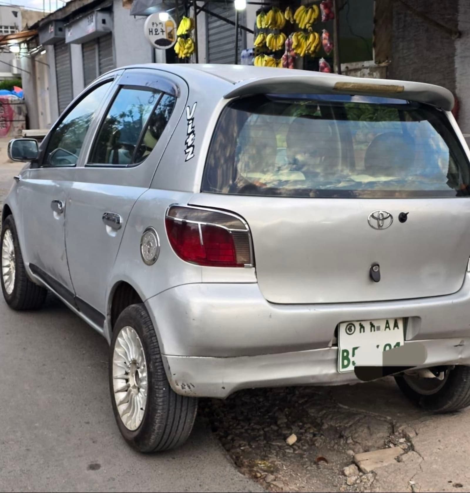 2001 Toyota Vitz — photo 1