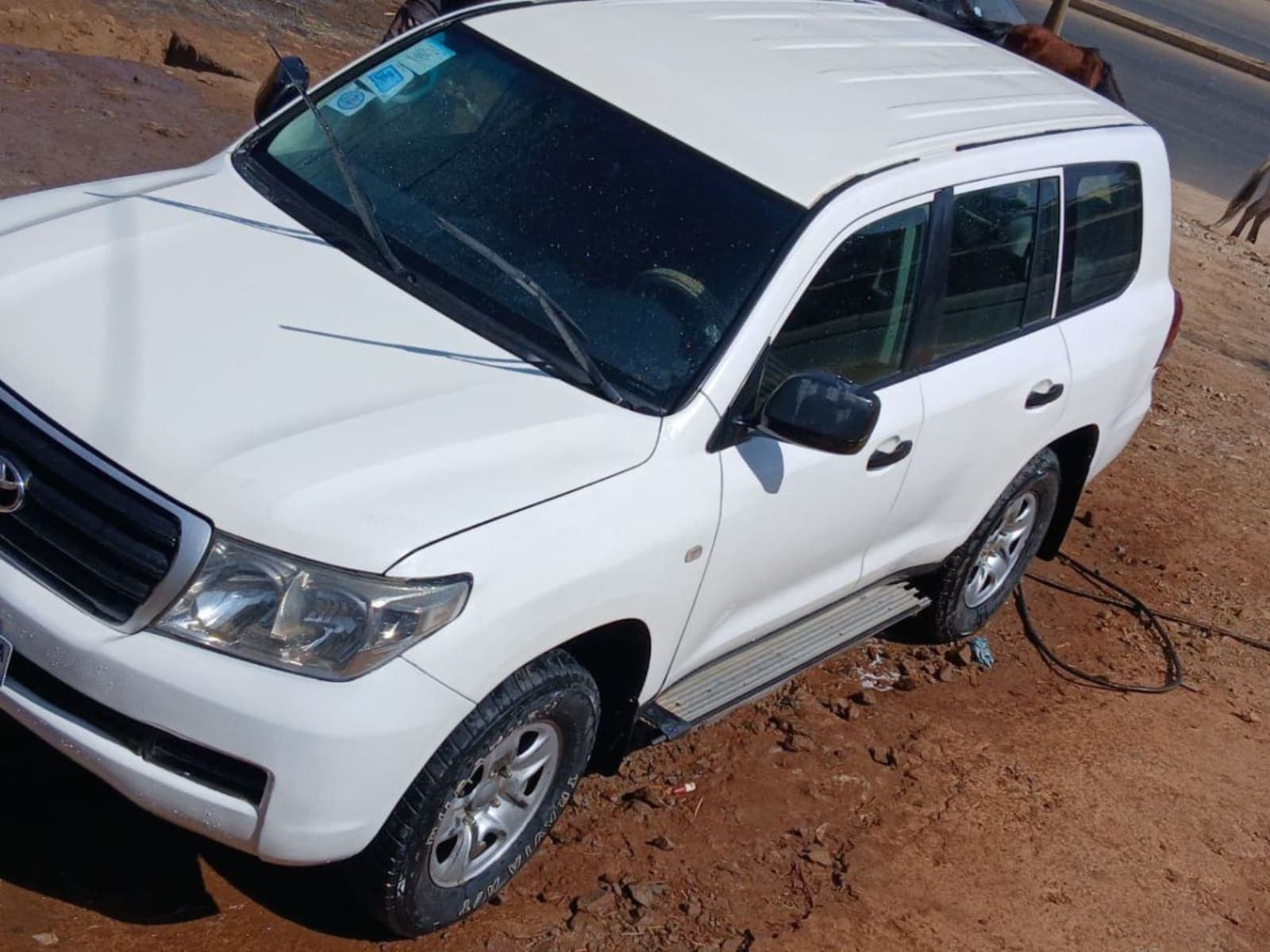 2011 Toyota Land cruisers — photo 2