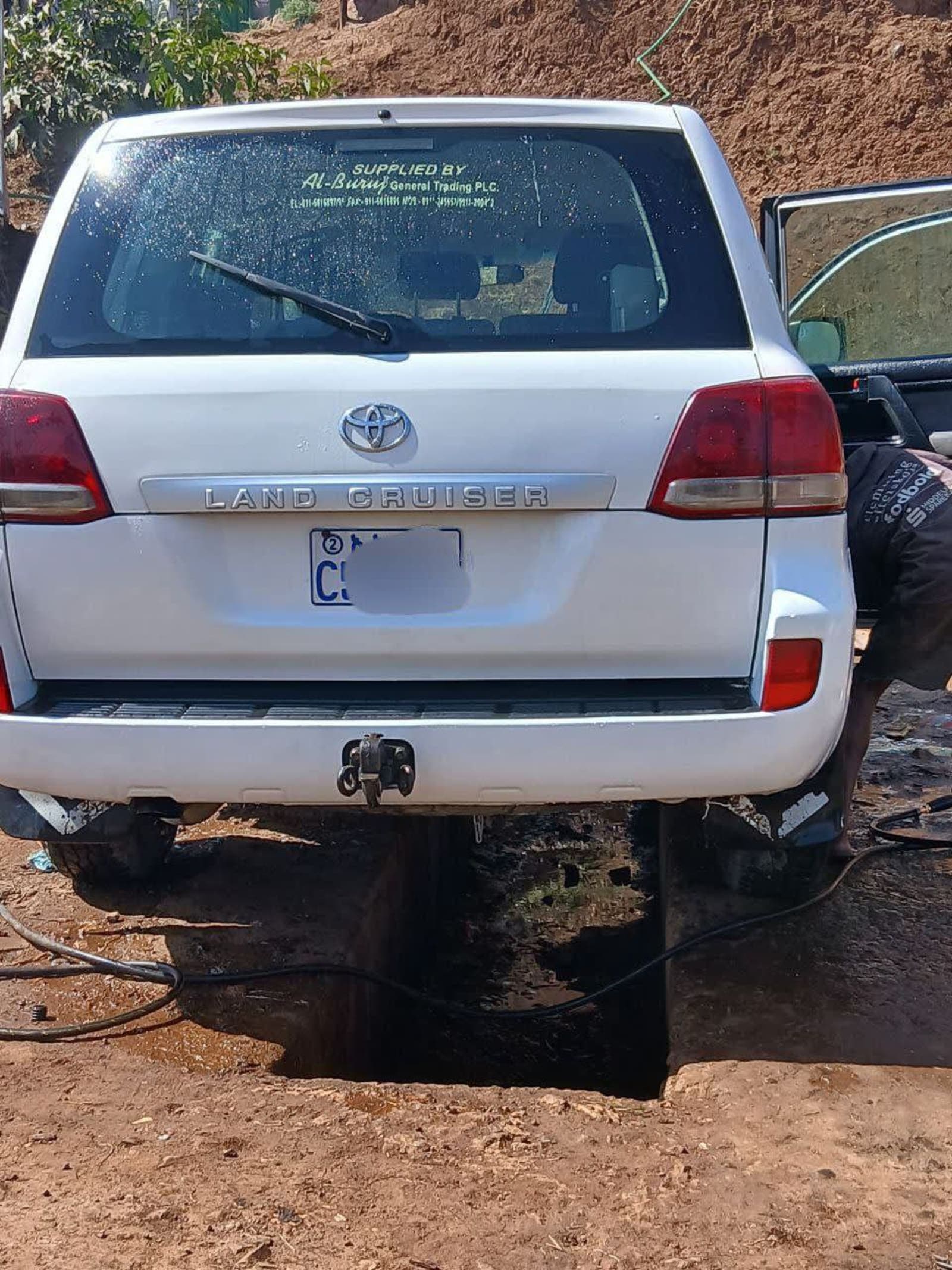 2011 Toyota Land cruisers — photo 5