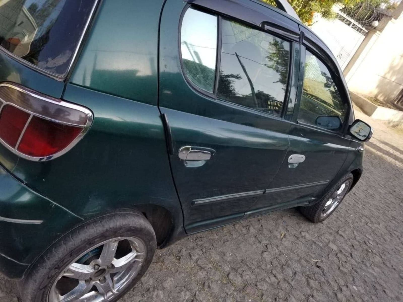 2003 Toyota Vitz Clavia — photo 3