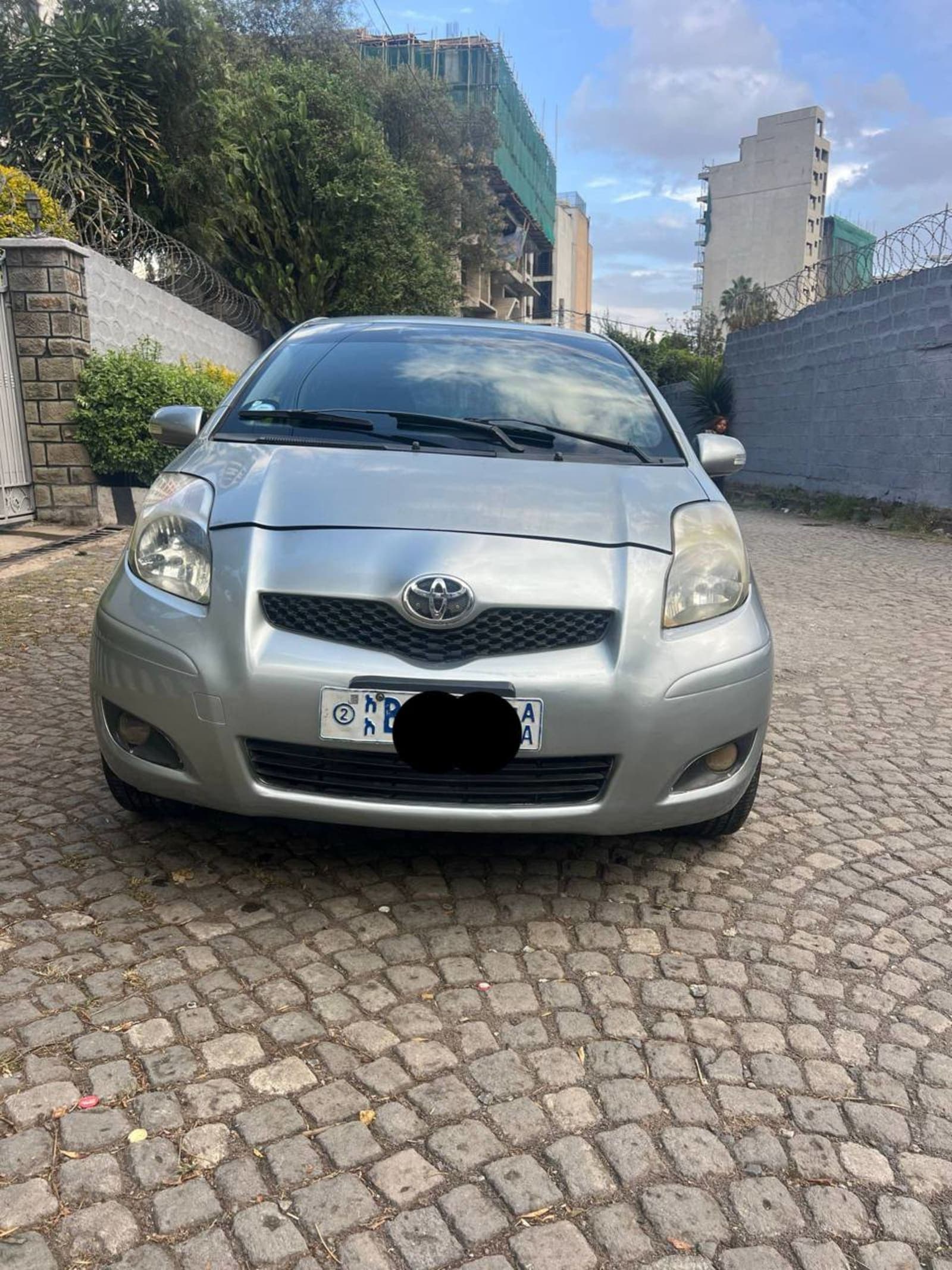 2010 Toyota Yaris Compact — photo 8