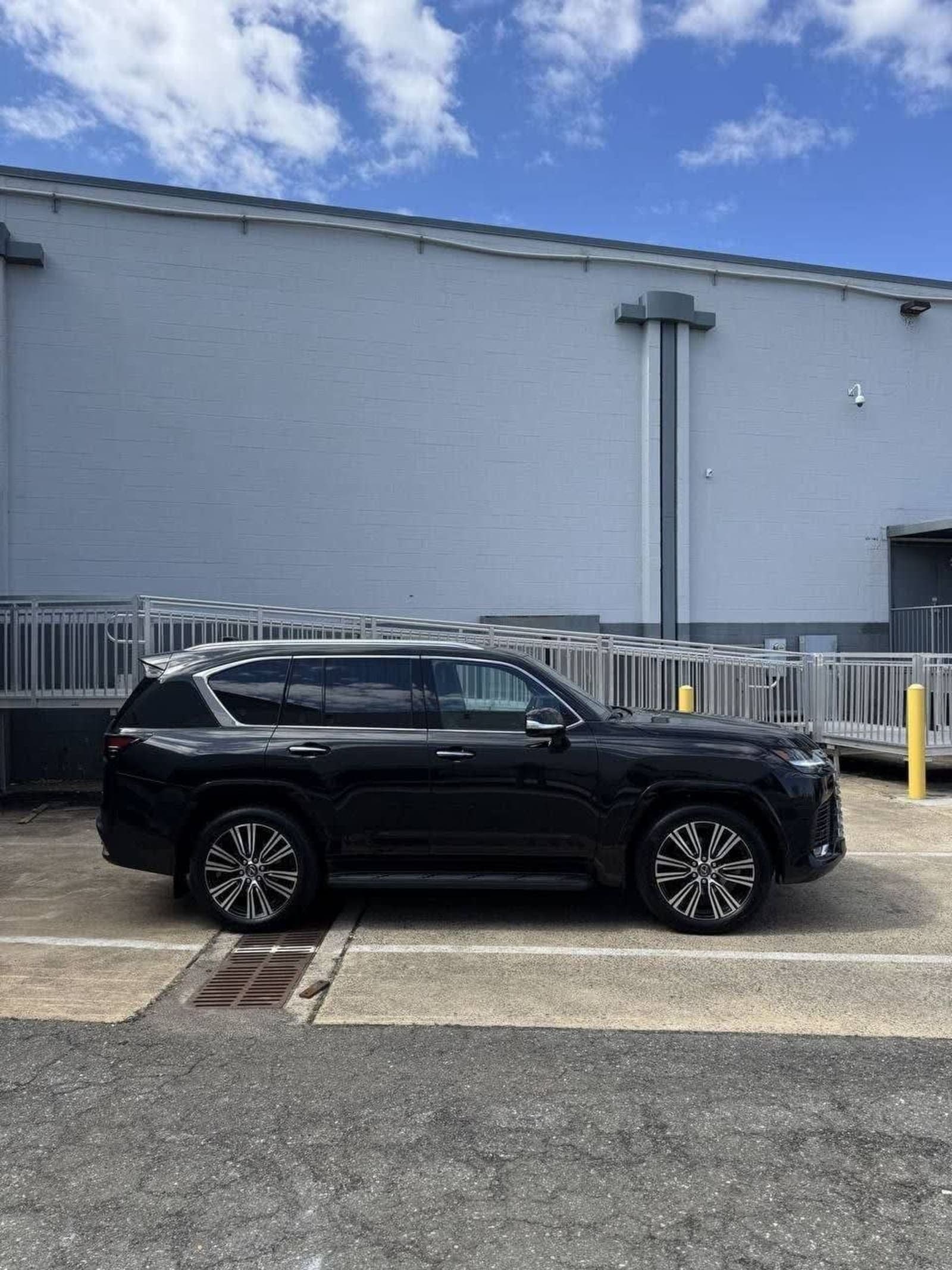 2025 Lexus LX700 Hybrid