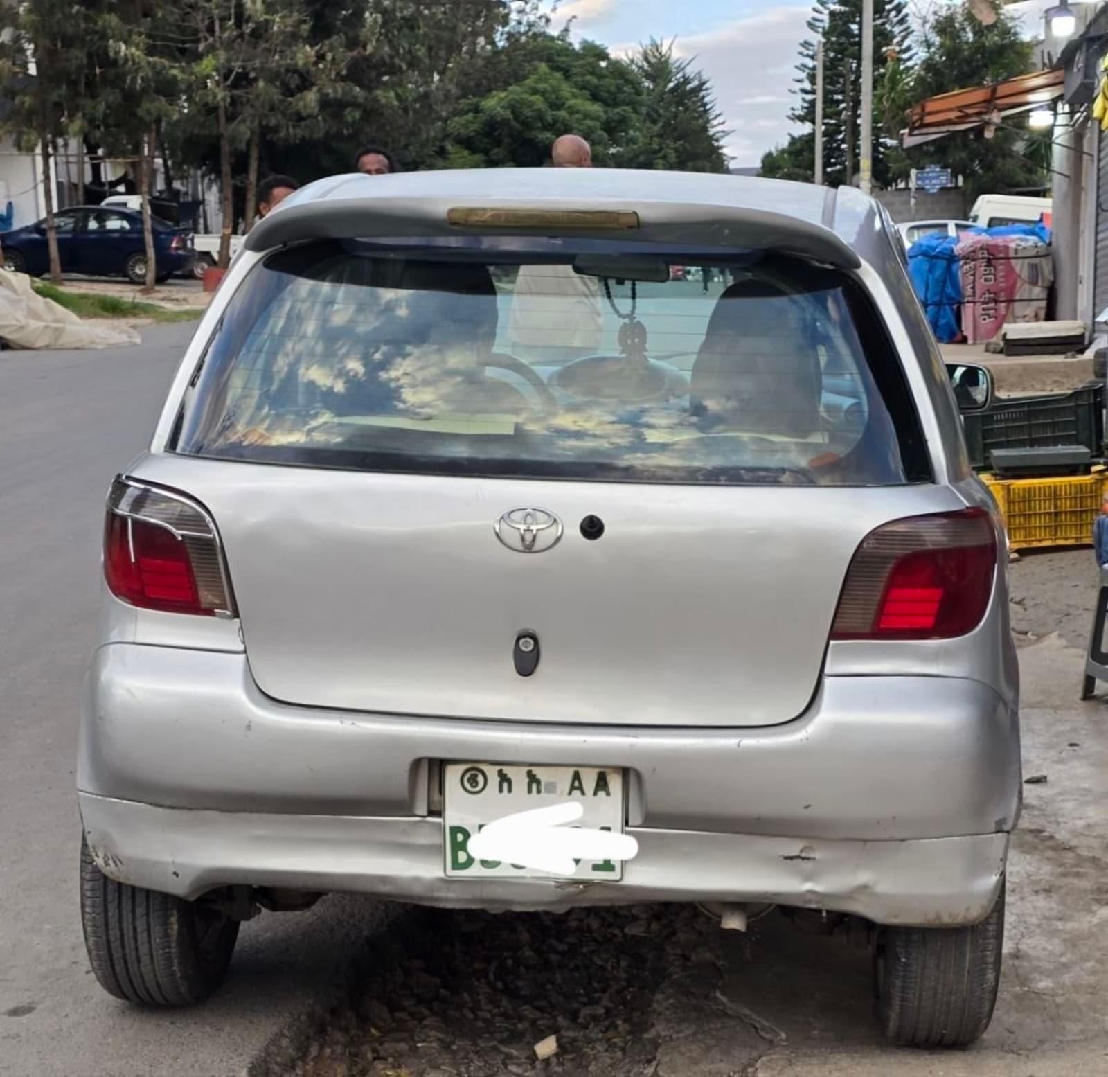 2001 Toyota Vitz — photo 4
