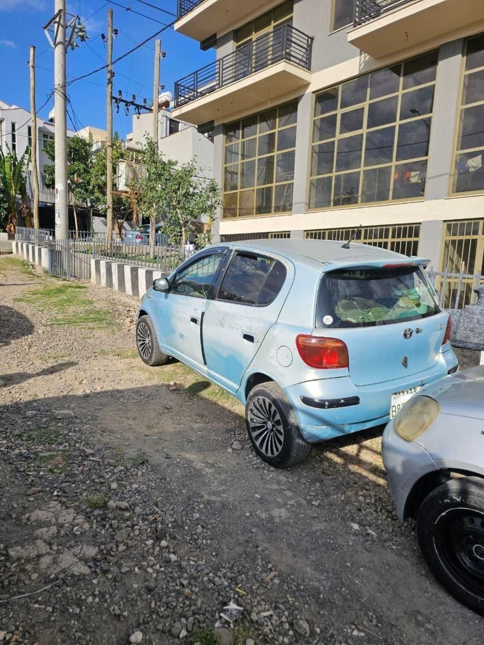 2004 Toyota Vitz — photo 7