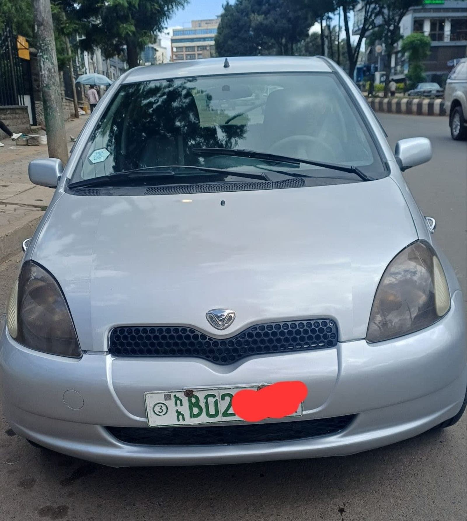 2001 Toyota Vitz — photo 1