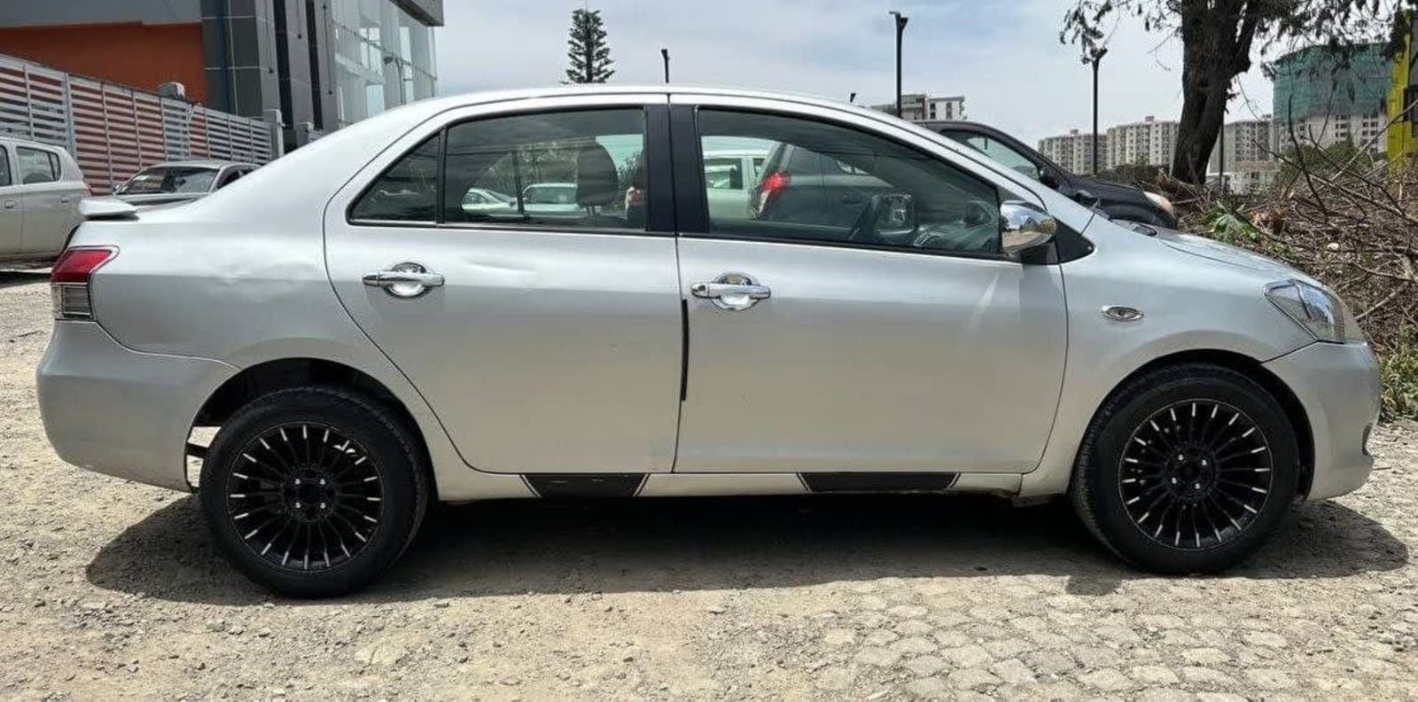 2008 Toyota Yaris Belta — photo 4