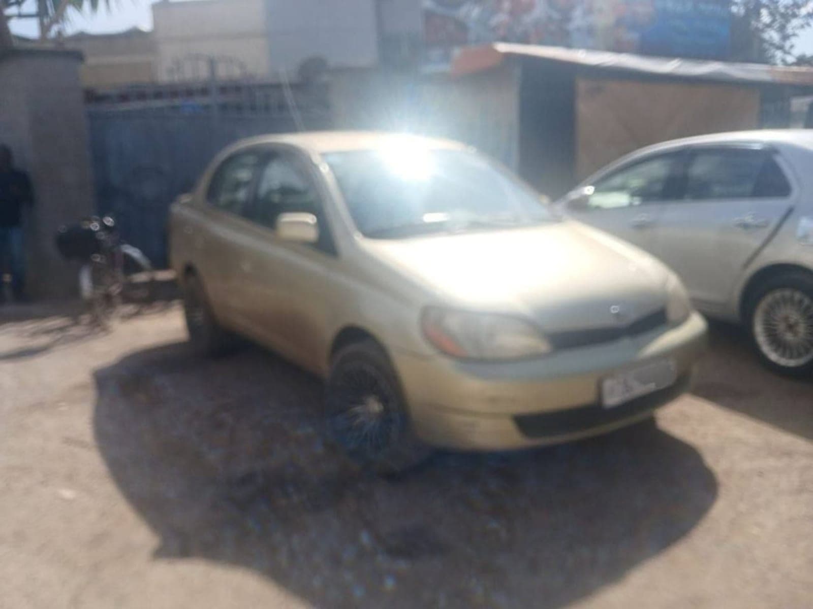 2001 Toyota Platz — photo 1