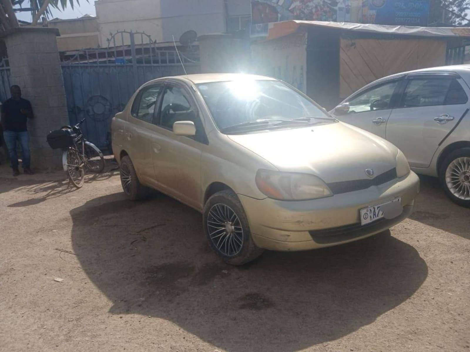 2001 Toyota Platz — photo 3