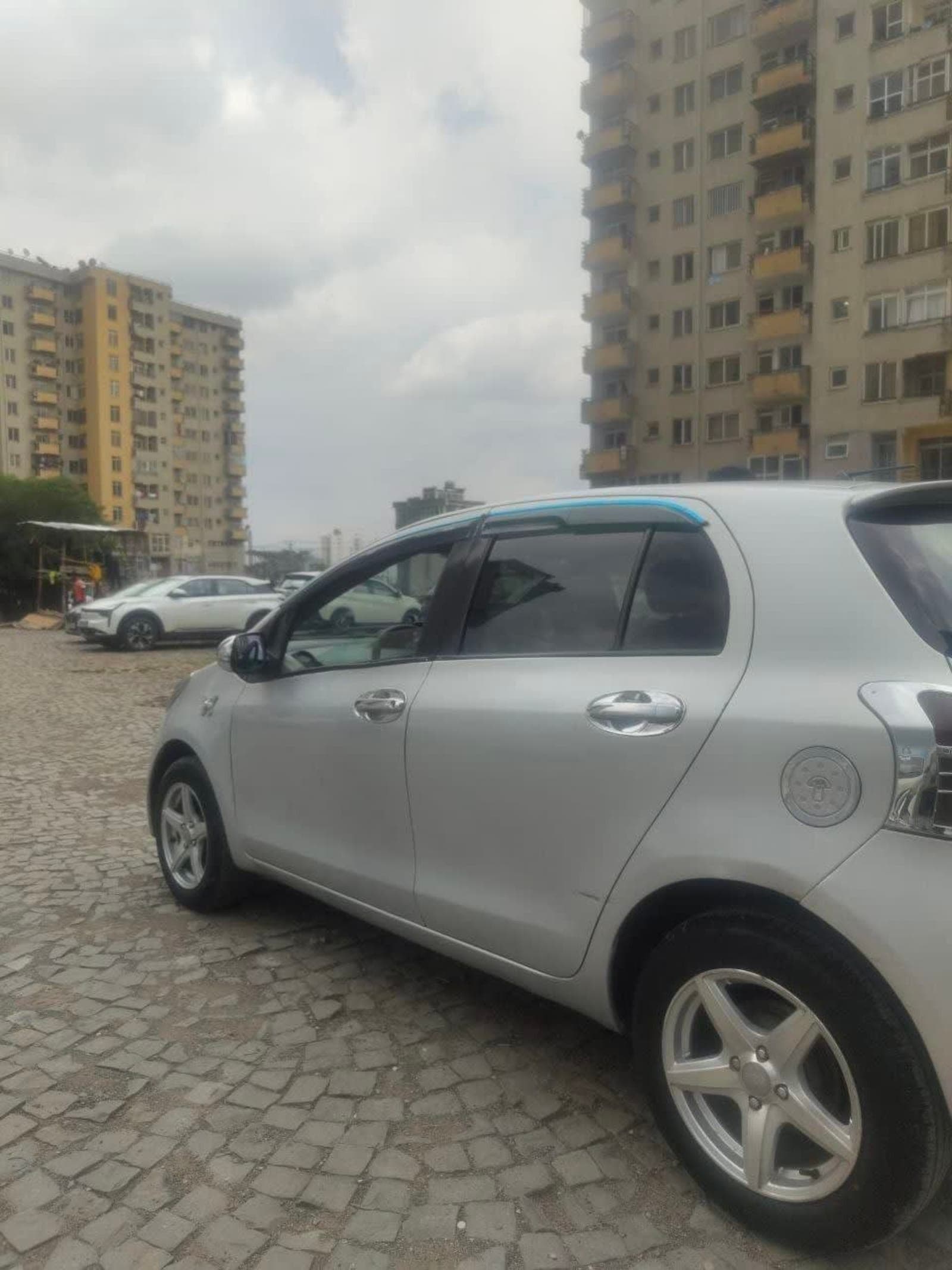 2005 Toyota Compact Yaris — photo 4