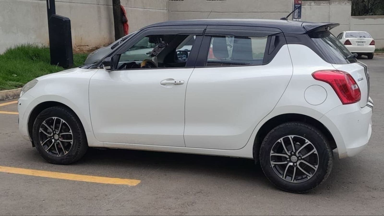 2022 Suzuki Swift — photo 3