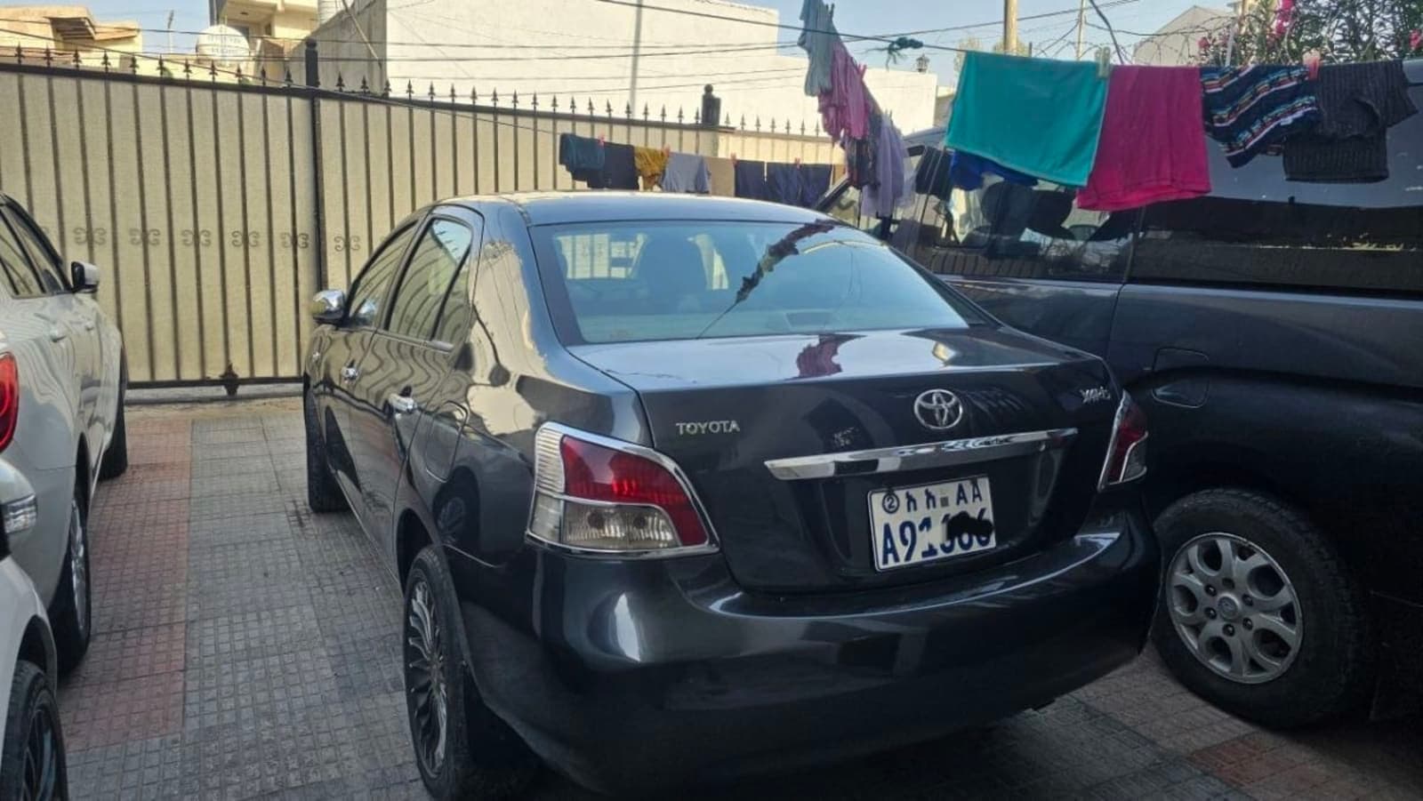 2008 Toyota Yaris Sedan — photo 3