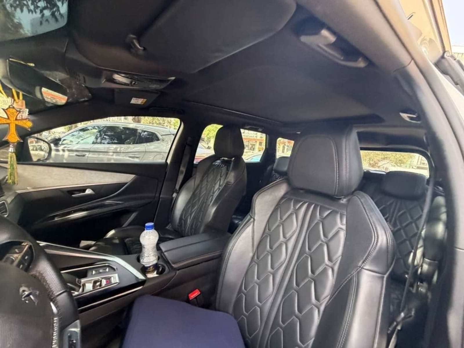 2021 Peugeot 5008 — photo 2