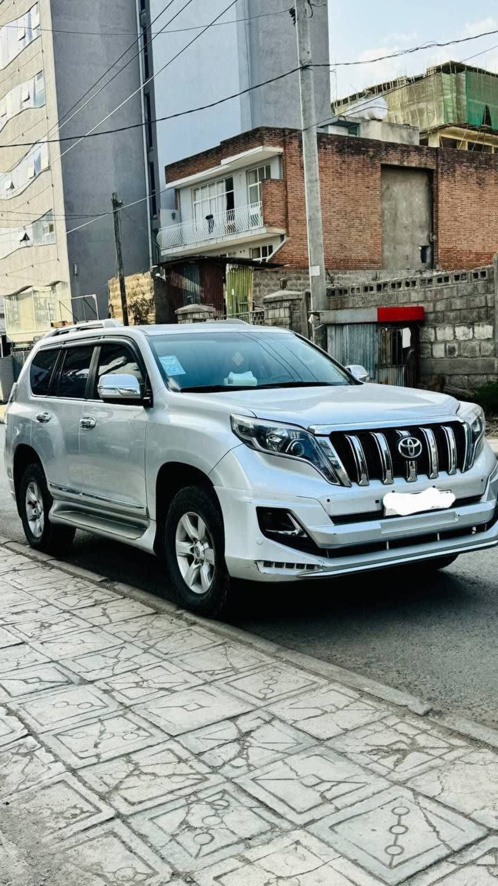 2016 Toyota Land Cruiser Prado — photo 1