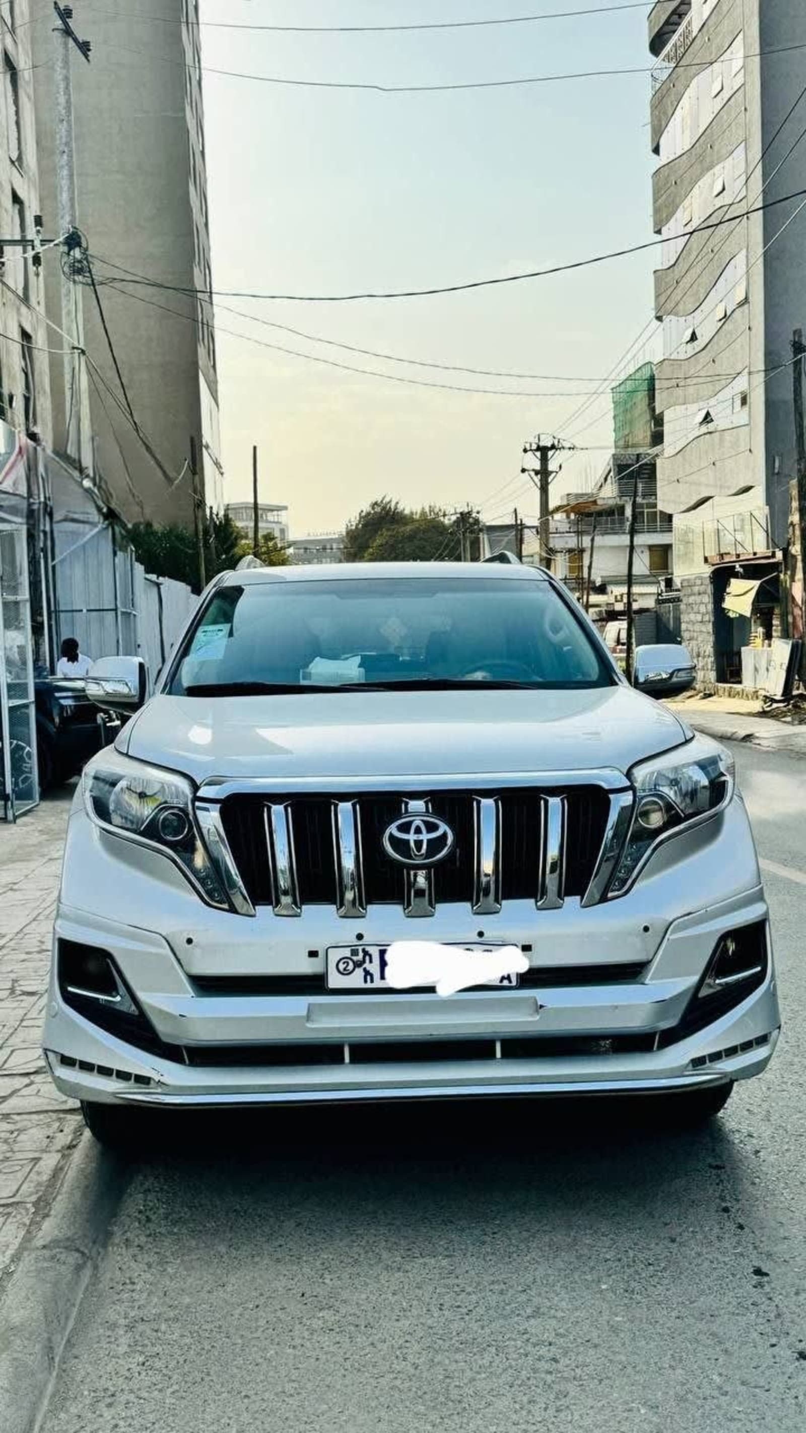 2016 Toyota Land Cruiser Prado — photo 3
