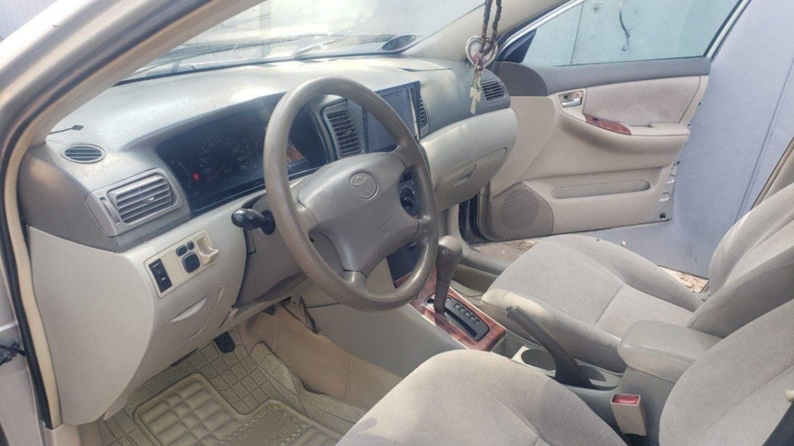 2003 Toyota Corolla — photo 4