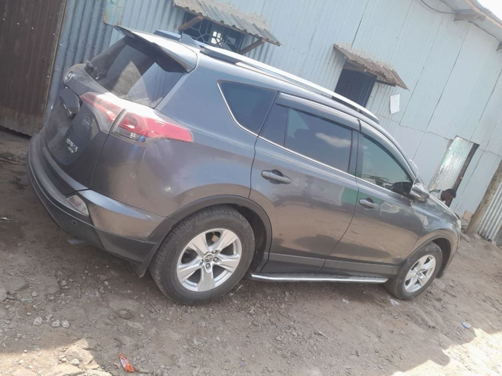 2017 Toyota Rav4 — photo 1