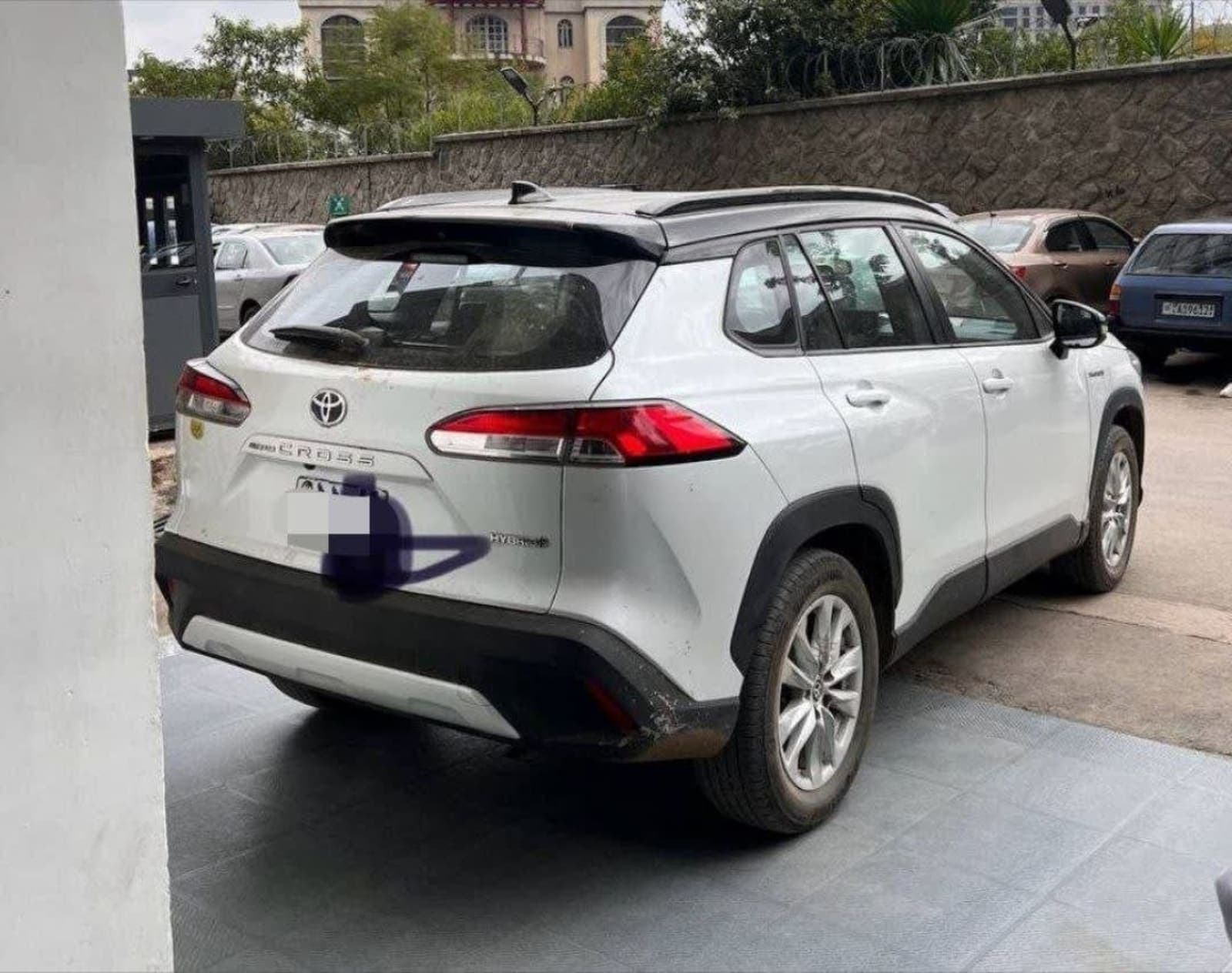 2024 Toyota Corolla Cross Hybrid — photo 2
