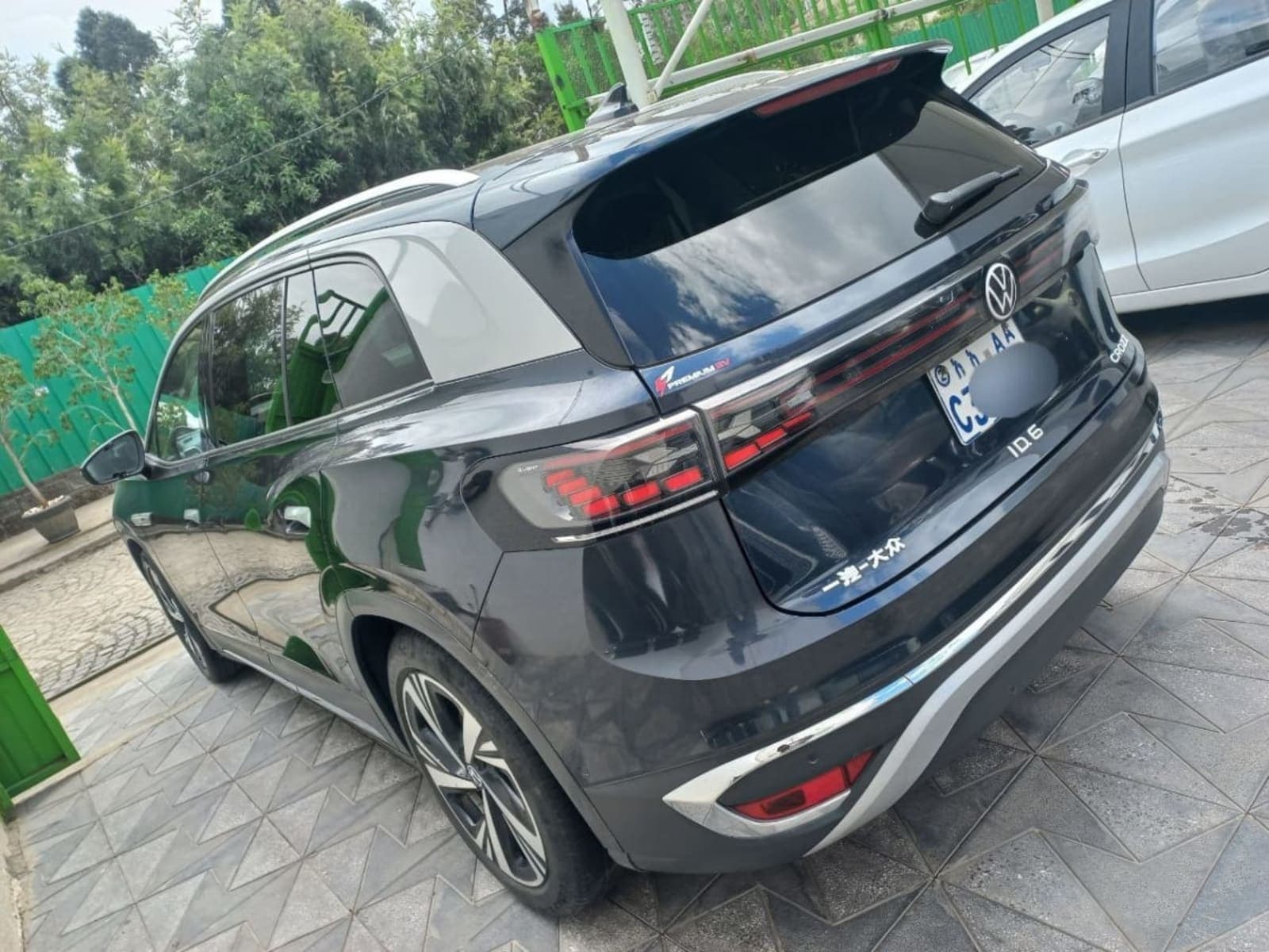 2022 Volkswagen ID.6 Pro — photo 1