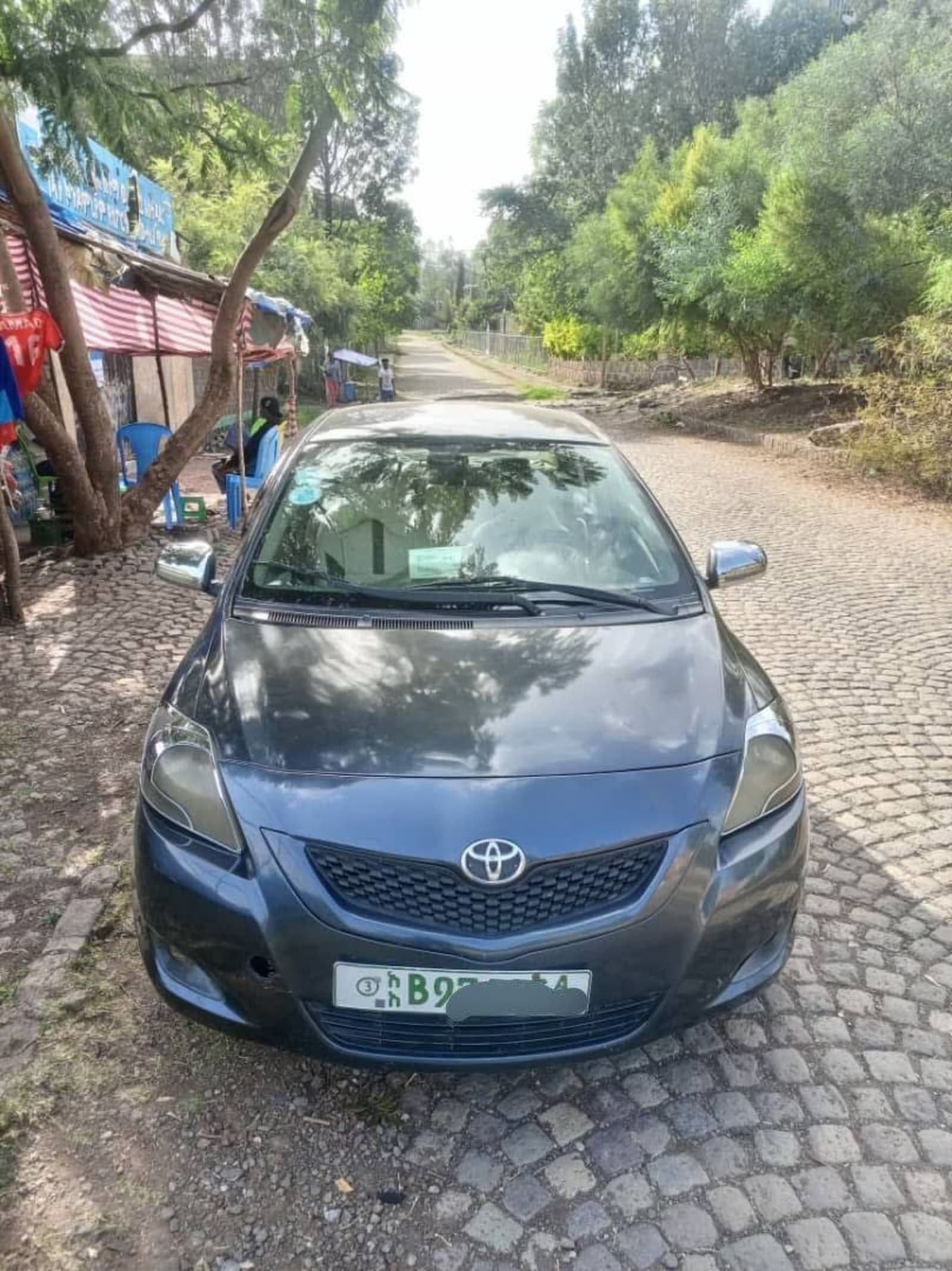 2009 Toyota Yaris Sedan — photo 1