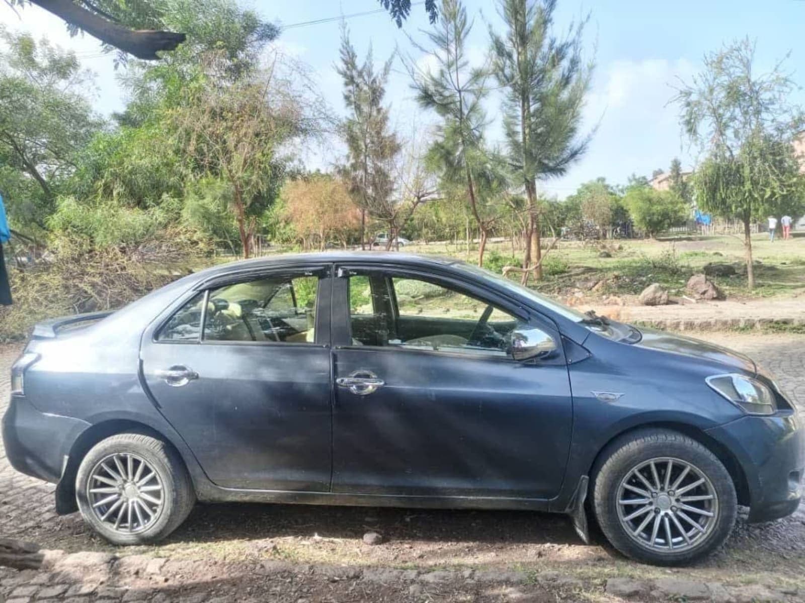 2009 Toyota Yaris Sedan — photo 6