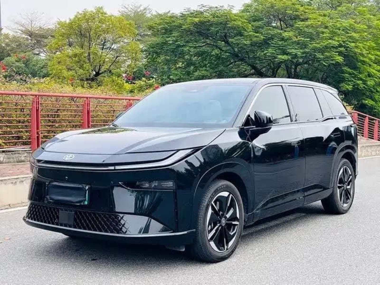 2025 Toyota Bz3x — photo 7